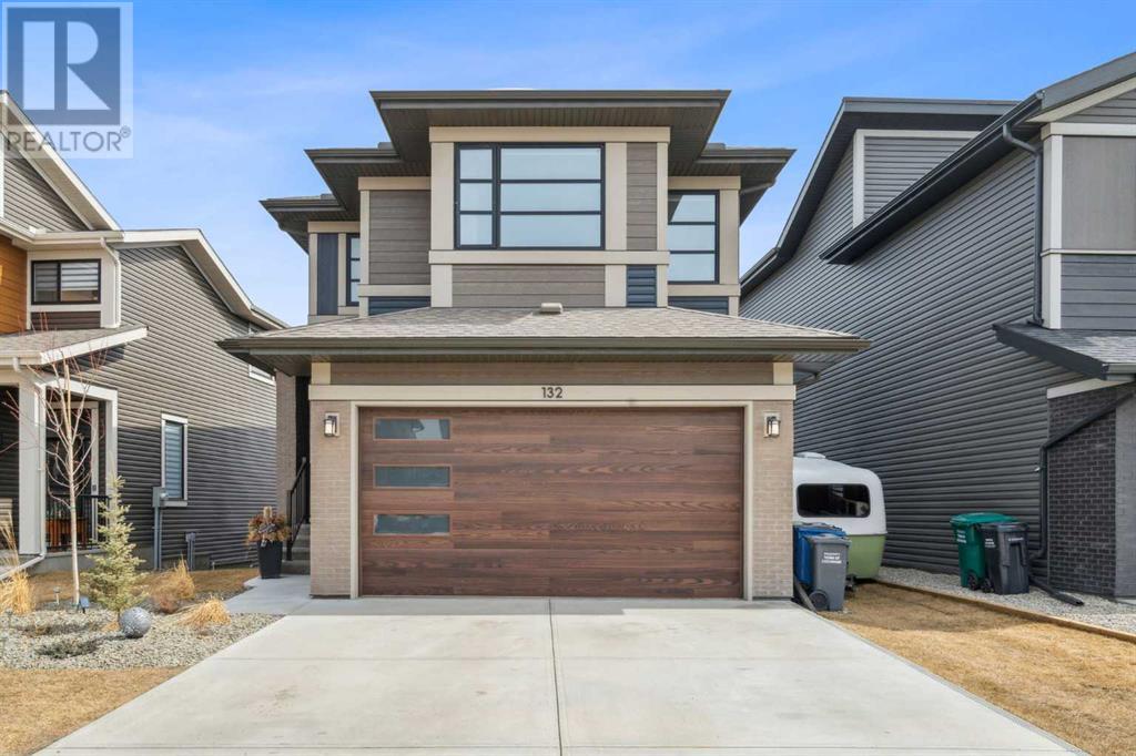 132 Precedence Hill, Cochrane, Alberta  T4C 2T6 - Photo 2 - A2210662