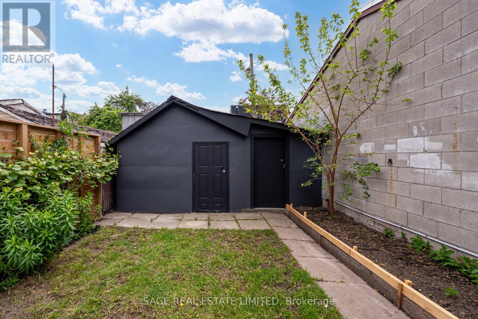 17 Hugo Avenue, Toronto, Ontario  M6P 3T3 - Photo 29 - W12190914