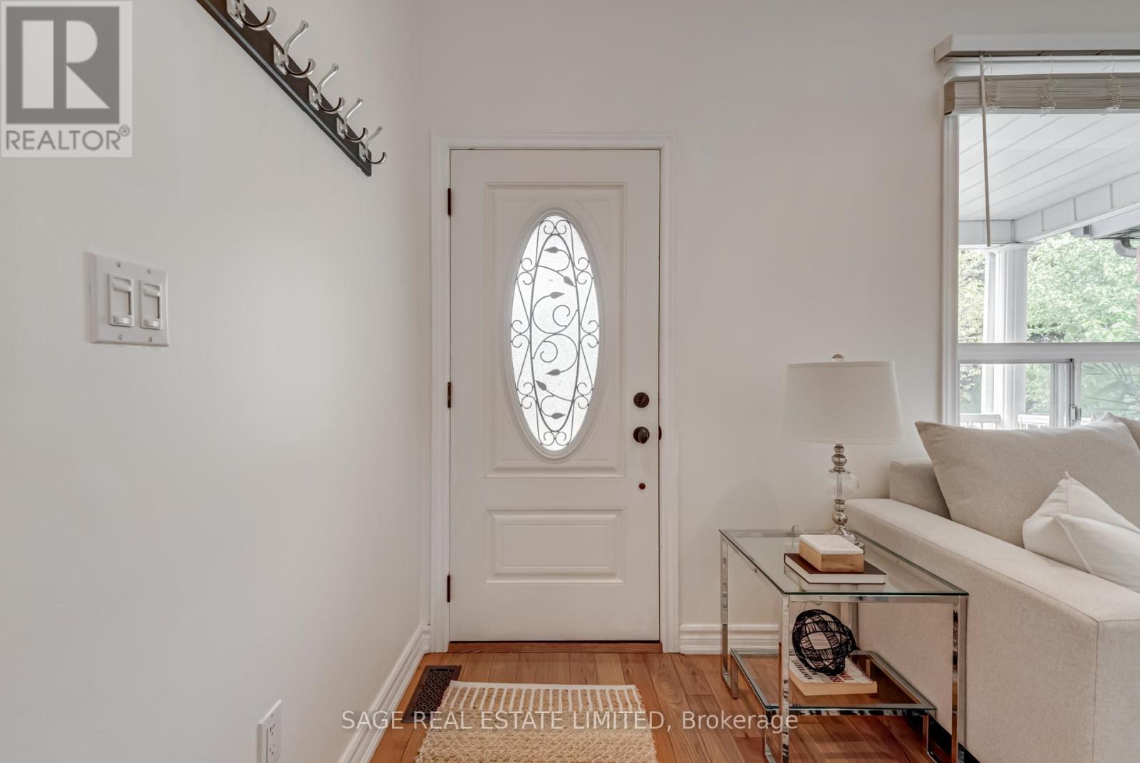 17 Hugo Avenue, Toronto, Ontario  M6P 3T3 - Photo 4 - W12190914