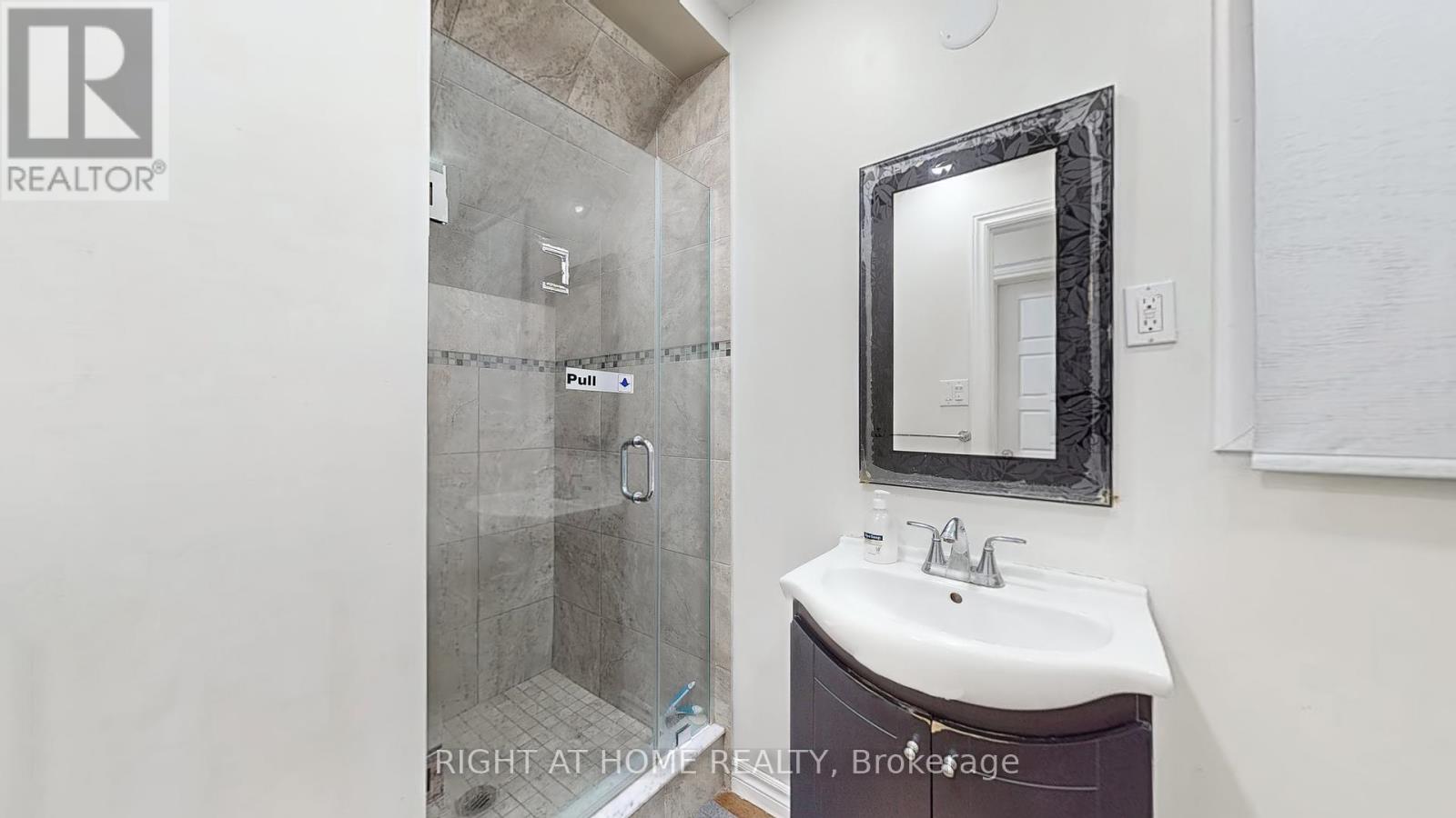 64 Eagle Avenue, Brant, Ontario  N3S 1Y9 - Photo 12 - X12190932
