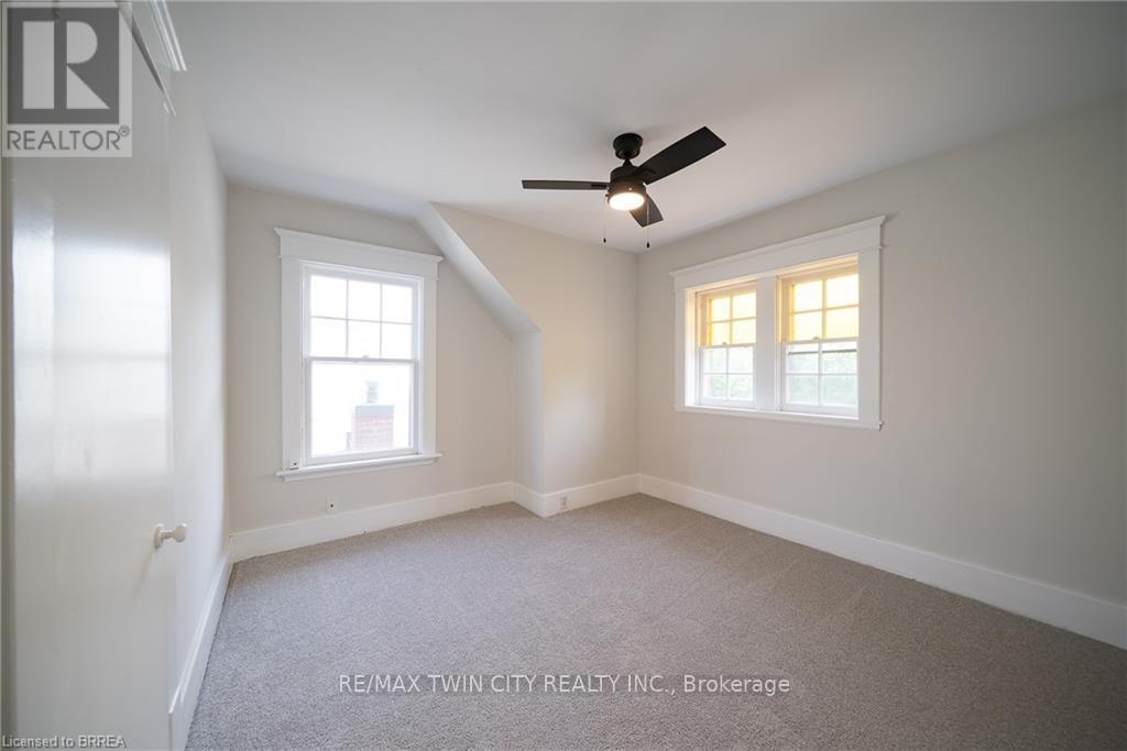 141 Elgin Street, Brantford, Ontario  N3S 5A4 - Photo 11 - X12190933