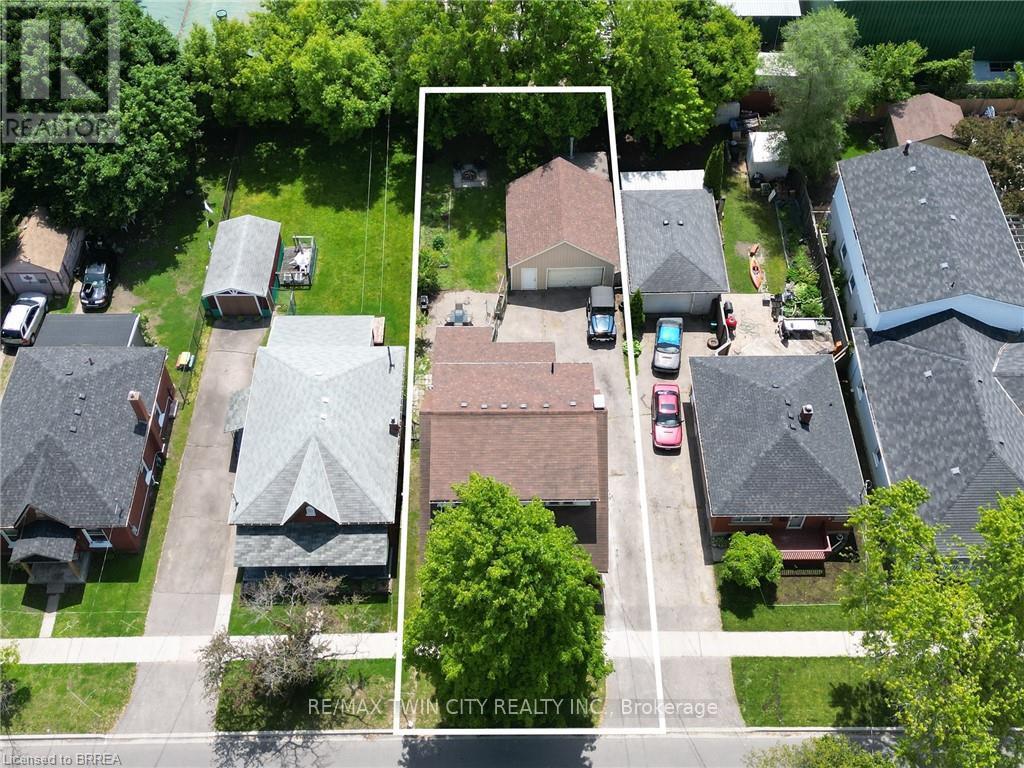 141 Elgin Street, Brantford, Ontario  N3S 5A4 - Photo 2 - X12190933