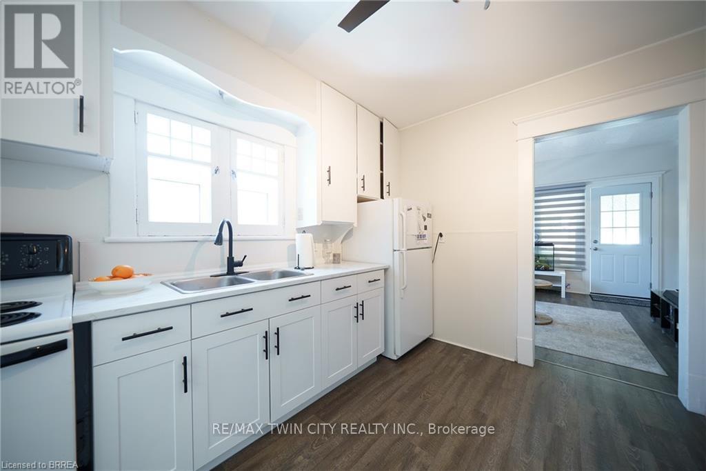 141 Elgin Street, Brantford, Ontario  N3S 5A4 - Photo 22 - X12190933