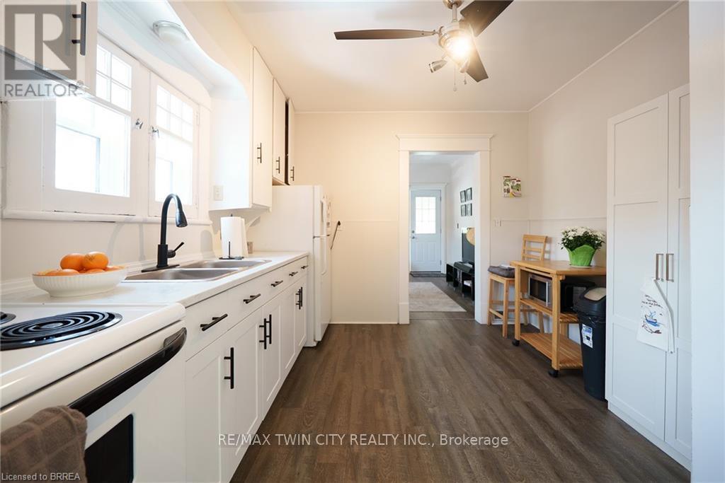 141 Elgin Street, Brantford, Ontario  N3S 5A4 - Photo 23 - X12190933