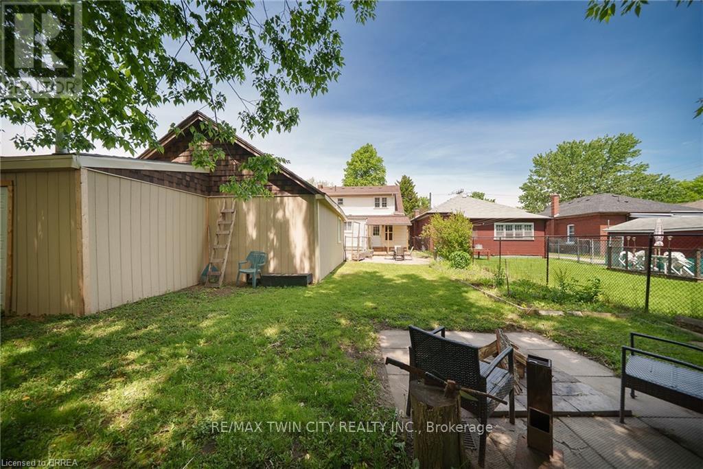 141 Elgin Street, Brantford, Ontario  N3S 5A4 - Photo 27 - X12190933
