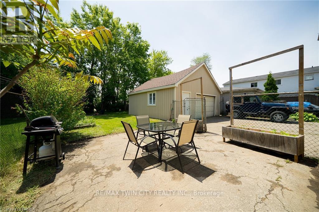 141 Elgin Street, Brantford, Ontario  N3S 5A4 - Photo 28 - X12190933