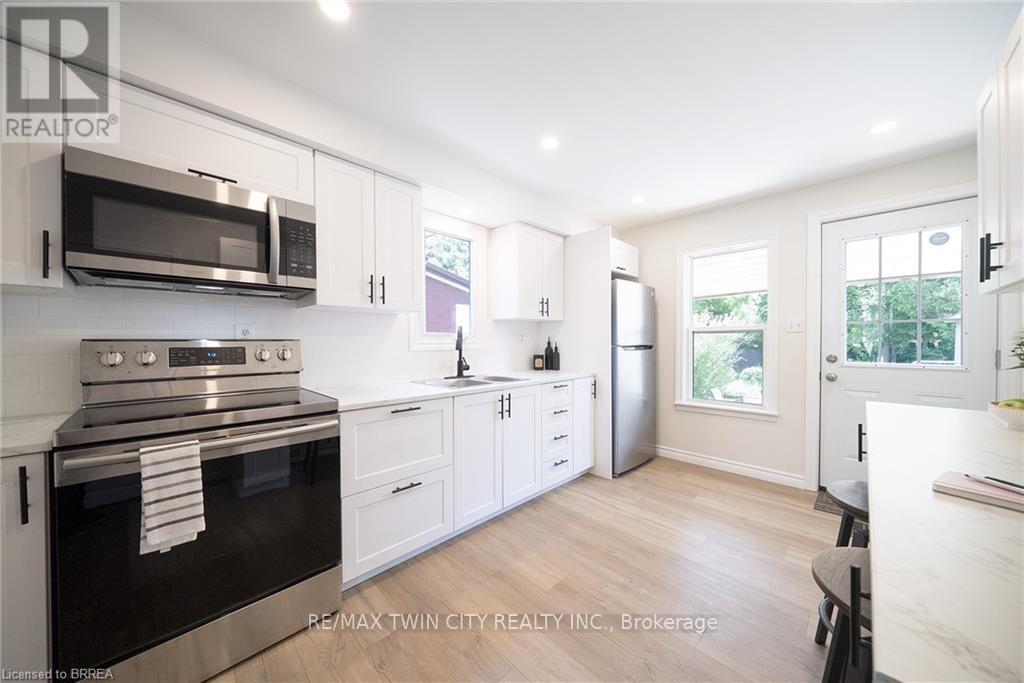 141 Elgin Street, Brantford, Ontario  N3S 5A4 - Photo 7 - X12190933