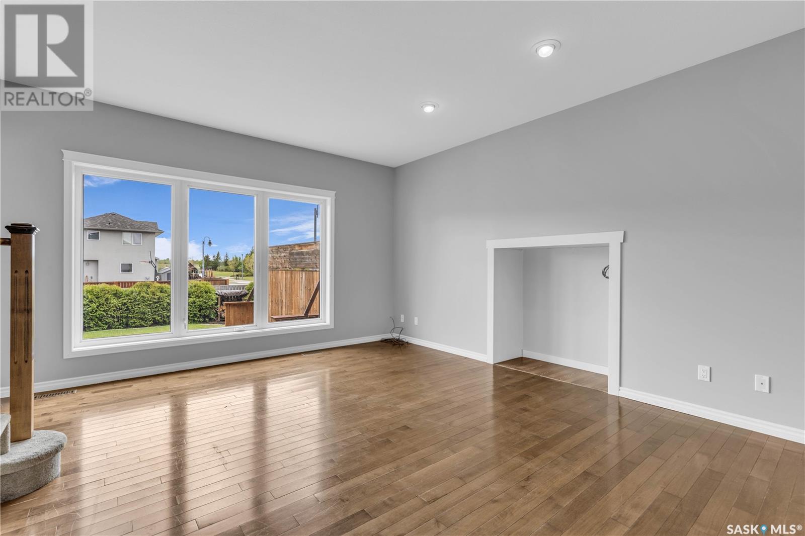 Property at 435 McIntosh COURT image 5