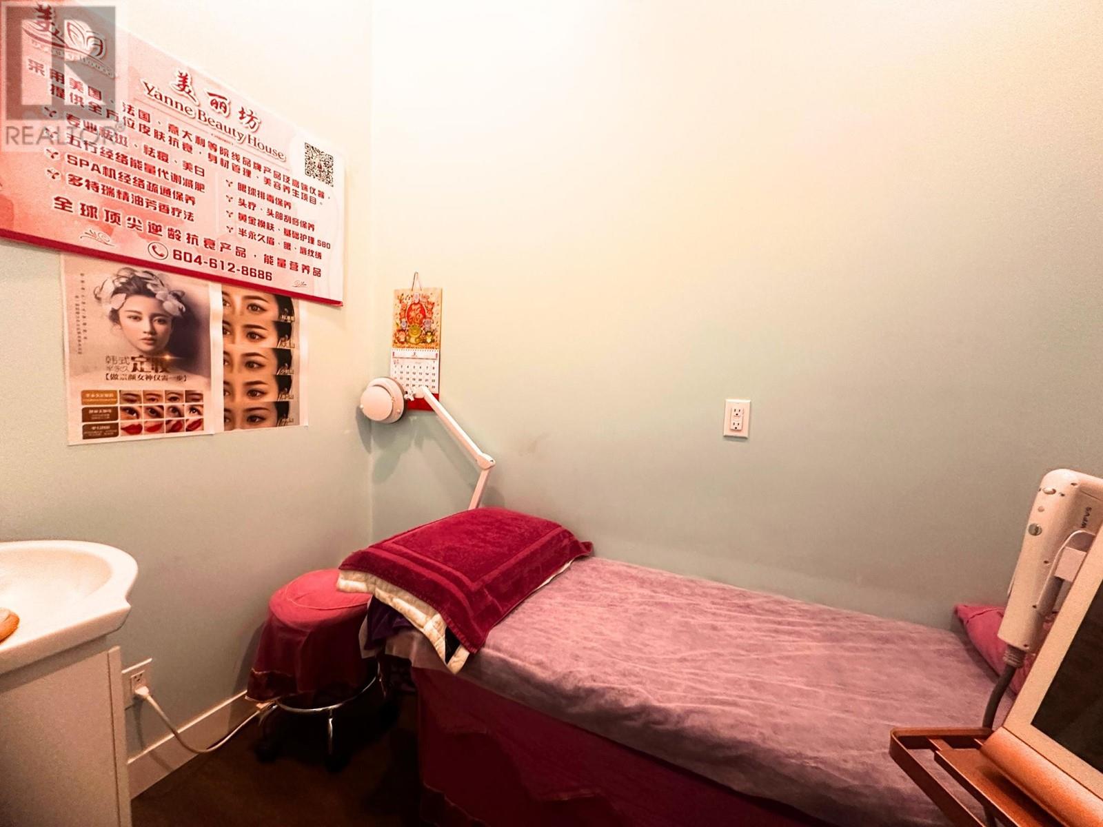 145 4328 No.3 Road, Richmond, British Columbia  V0V 0V0 - Photo 6 - C8068436