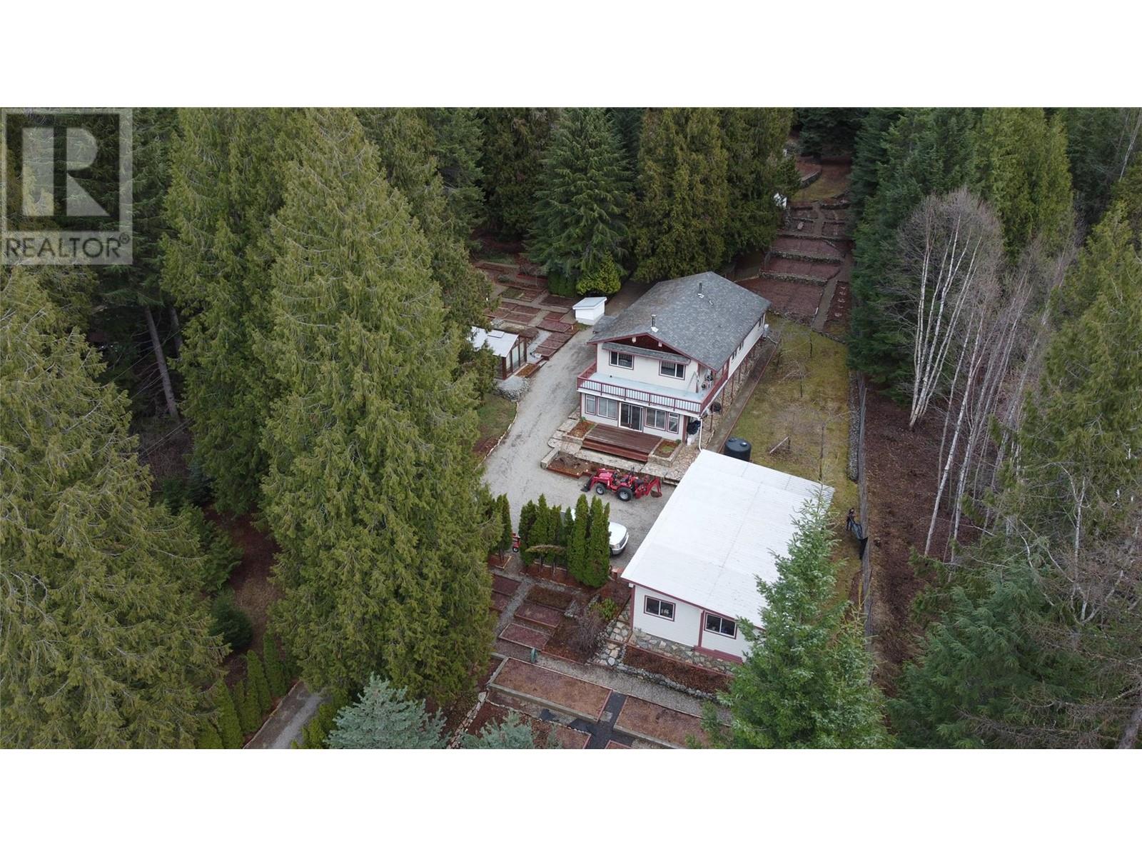 2698 Beaverbrook Road, Fruitvale, BC V0G1L1