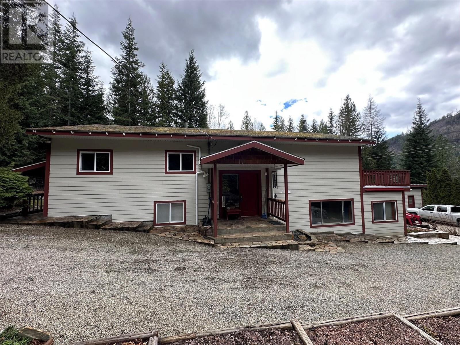 2698 Beaverbrook Road, Fruitvale, BC V0G1L1