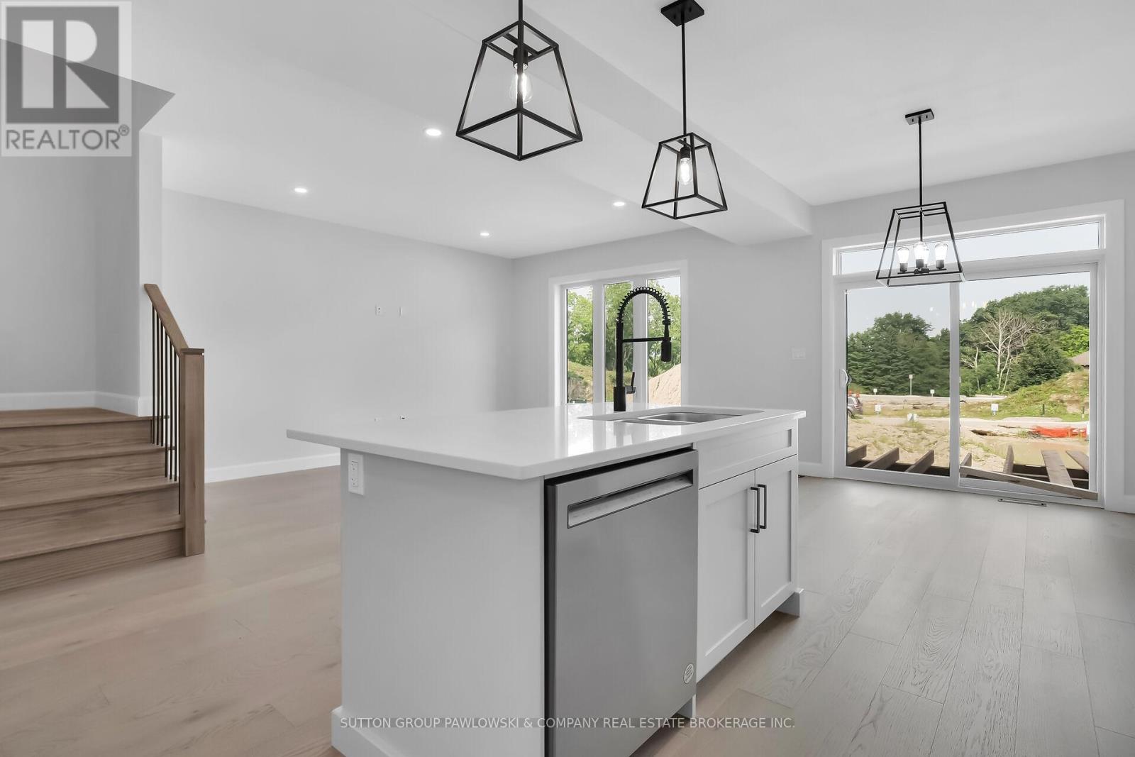 422 Old Wonderland Road, London South (South N), Ontario  N6K 3R2 - Photo 16 - X12190943