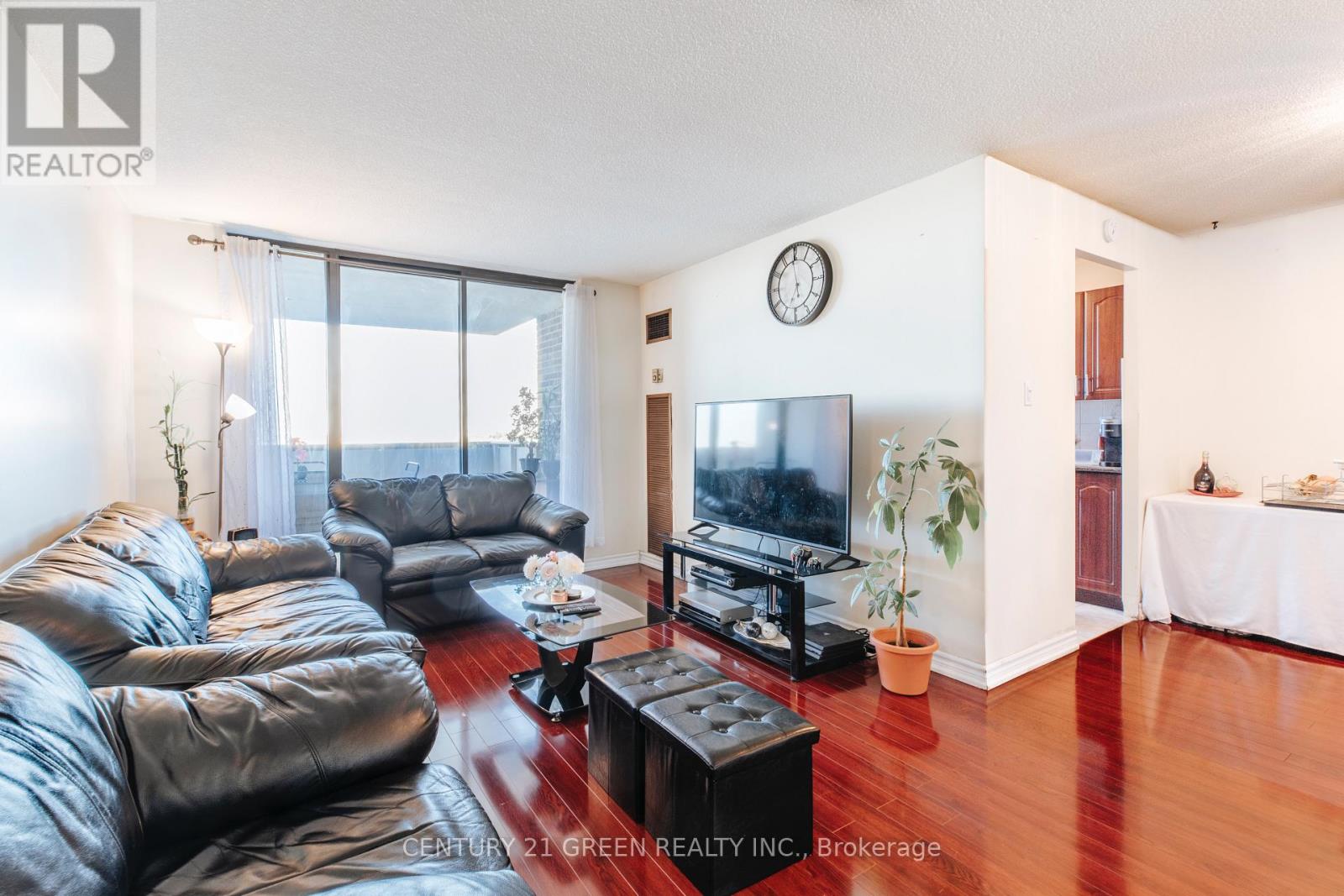 911 - 3 Lisa Street, Brampton (Queen Street Corridor), Ontario  L6T 4A2 - Photo 6 - W12190534