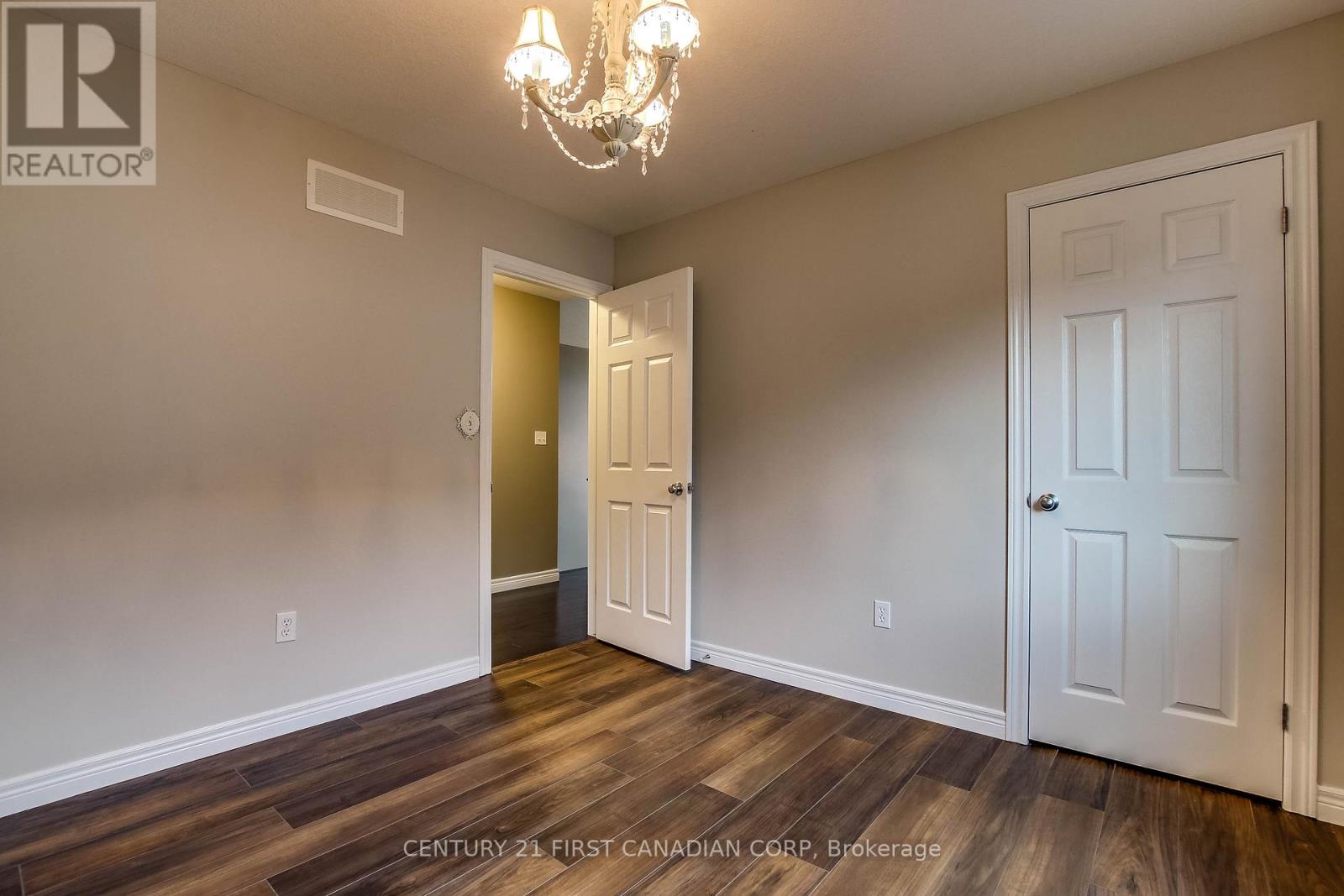 1048 Silverfox Drive, London North, Ontario  N6G 0G2 - Photo 23 - X12125508