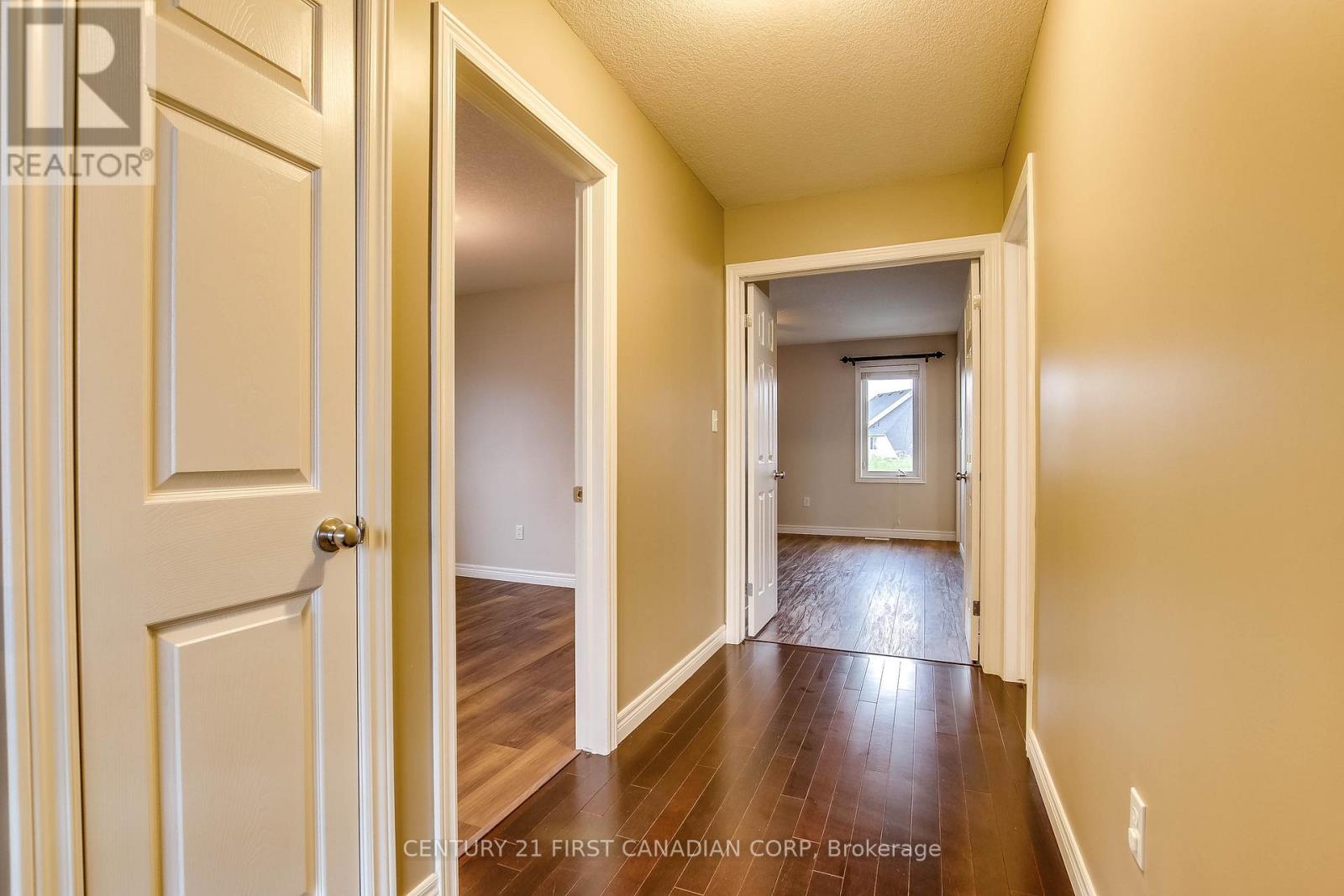 1048 Silverfox Drive, London North, Ontario  N6G 0G2 - Photo 8 - X12125508