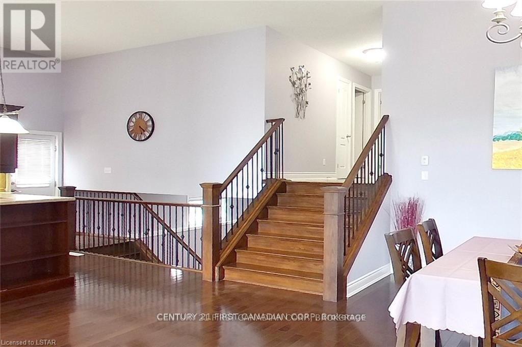 1787 Kyle Court, London North, Ontario  N6G 0A6 - Photo 3 - X12177130