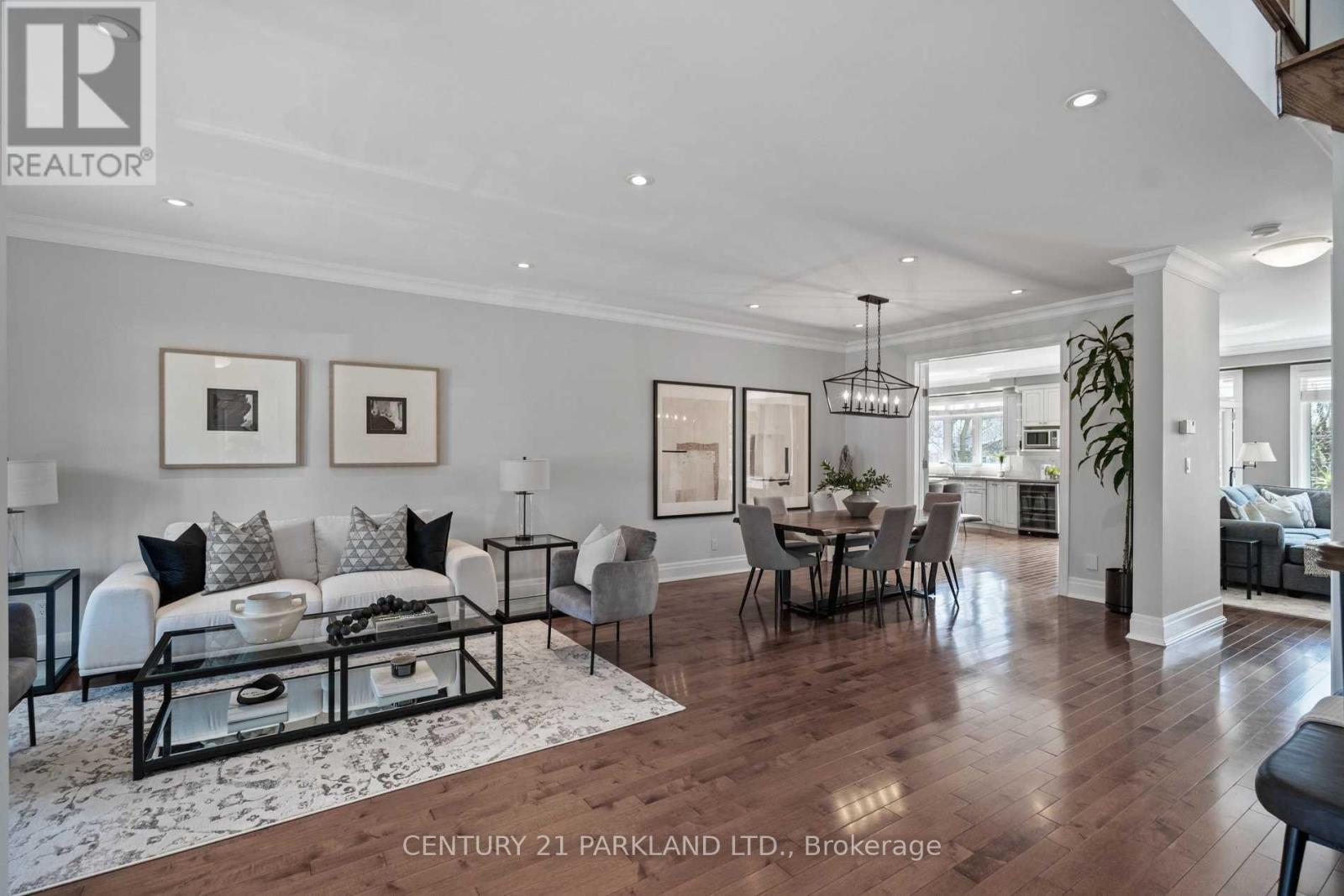 2 Leonard Circle, Toronto, Ontario  M4E 2Z7 - Photo 6 - E12190941