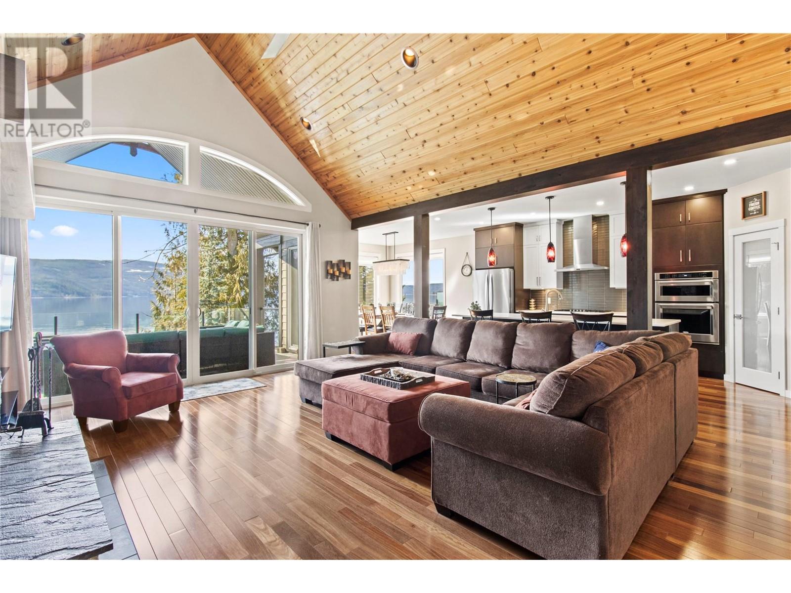 6076 Davis Road, Magna Bay, BC V0E1M7