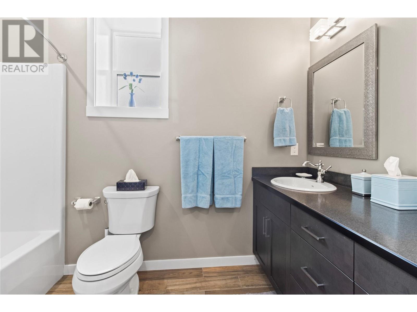 6076 Davis Road, Magna Bay, BC V0E1M7