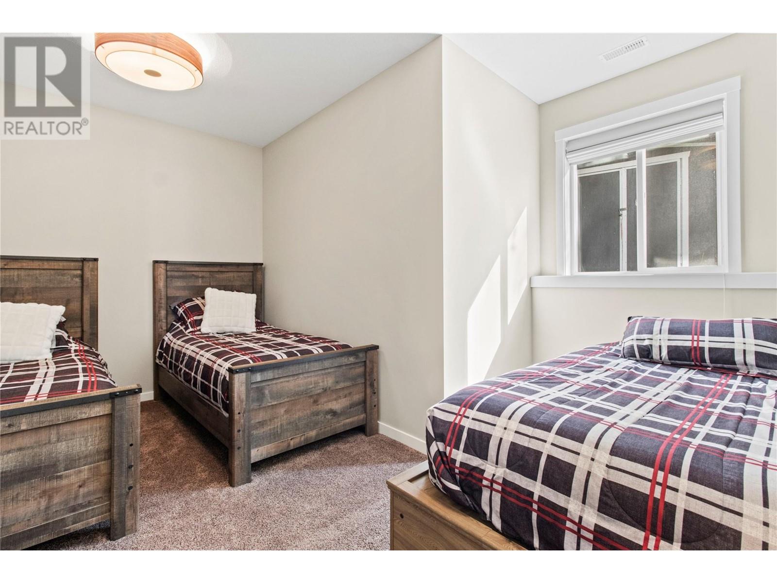 6076 Davis Road, Magna Bay, BC V0E1M7