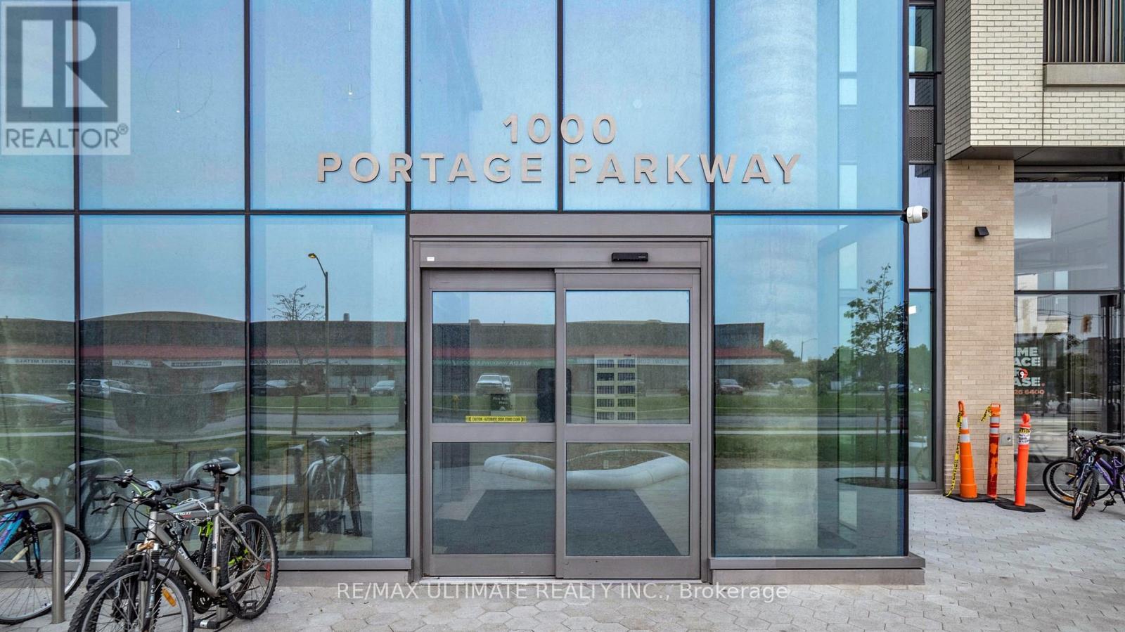 3701 - 1000 Portage Parkway, Vaughan, Ontario  L4K 0L1 - Photo 2 - N12190940
