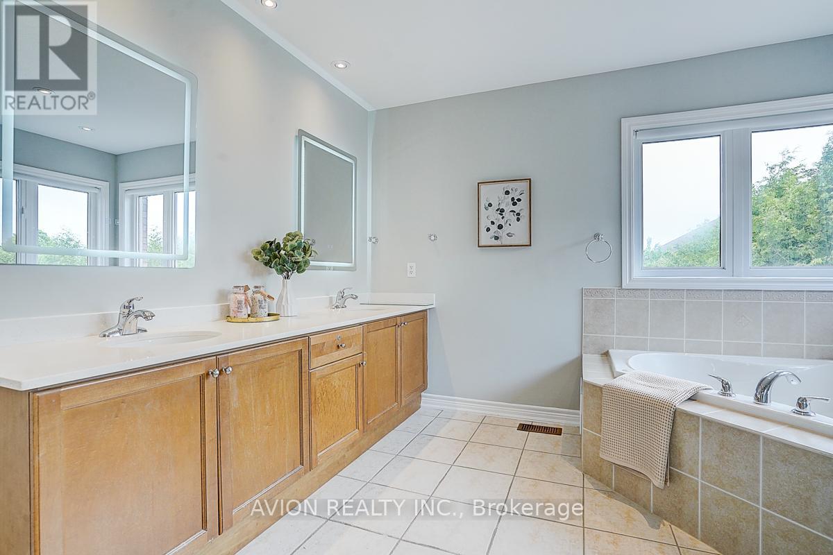 93 Alamo Heights Drive, Richmond Hill, Ontario  L4S 2W4 - Photo 35 - N12187175