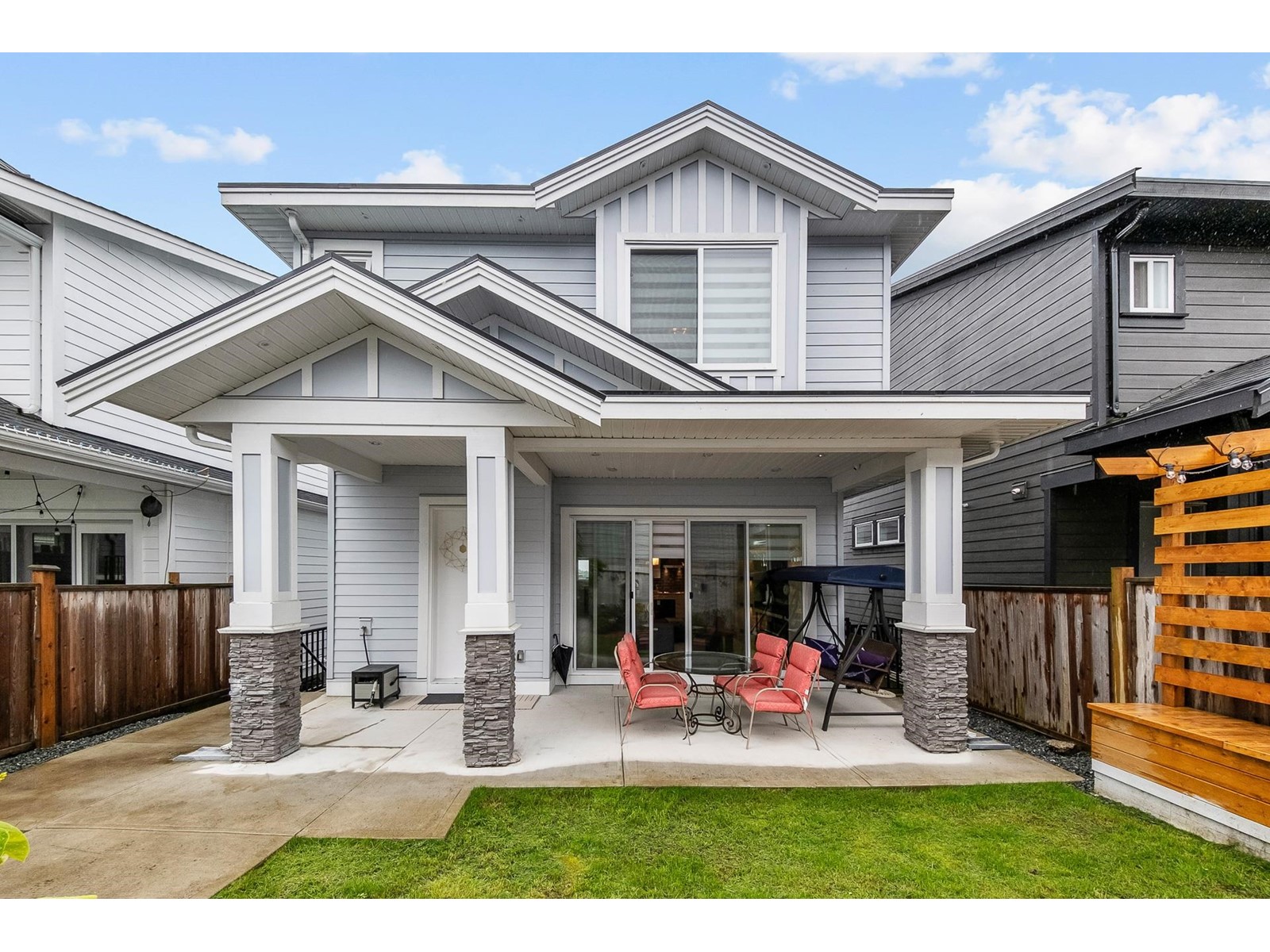 Property at 16737 16 AVENUE image 4