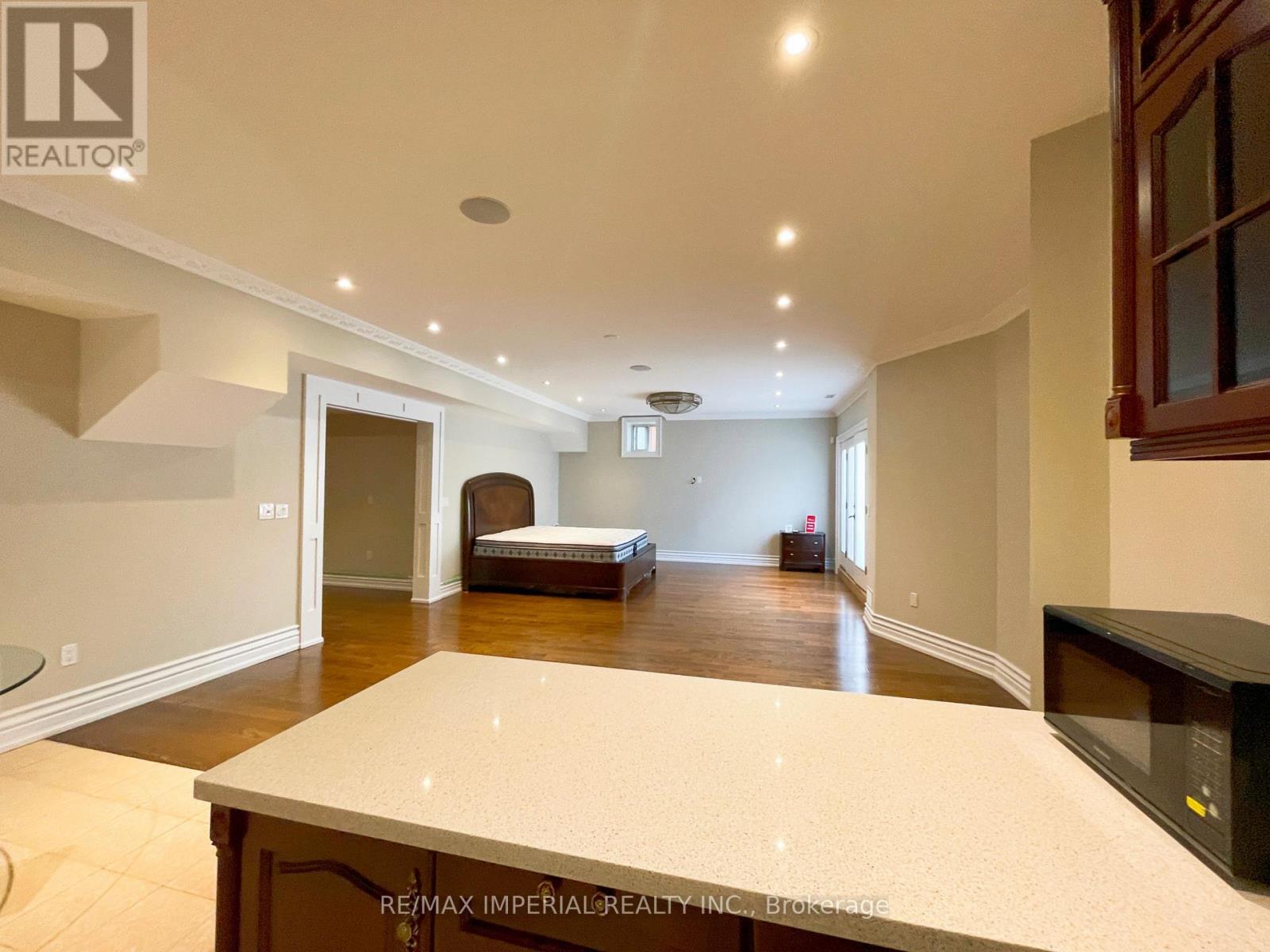 Lower - 63 Norton Avenue, Toronto, Ontario  M2N 4A2 - Photo 8 - C12131845