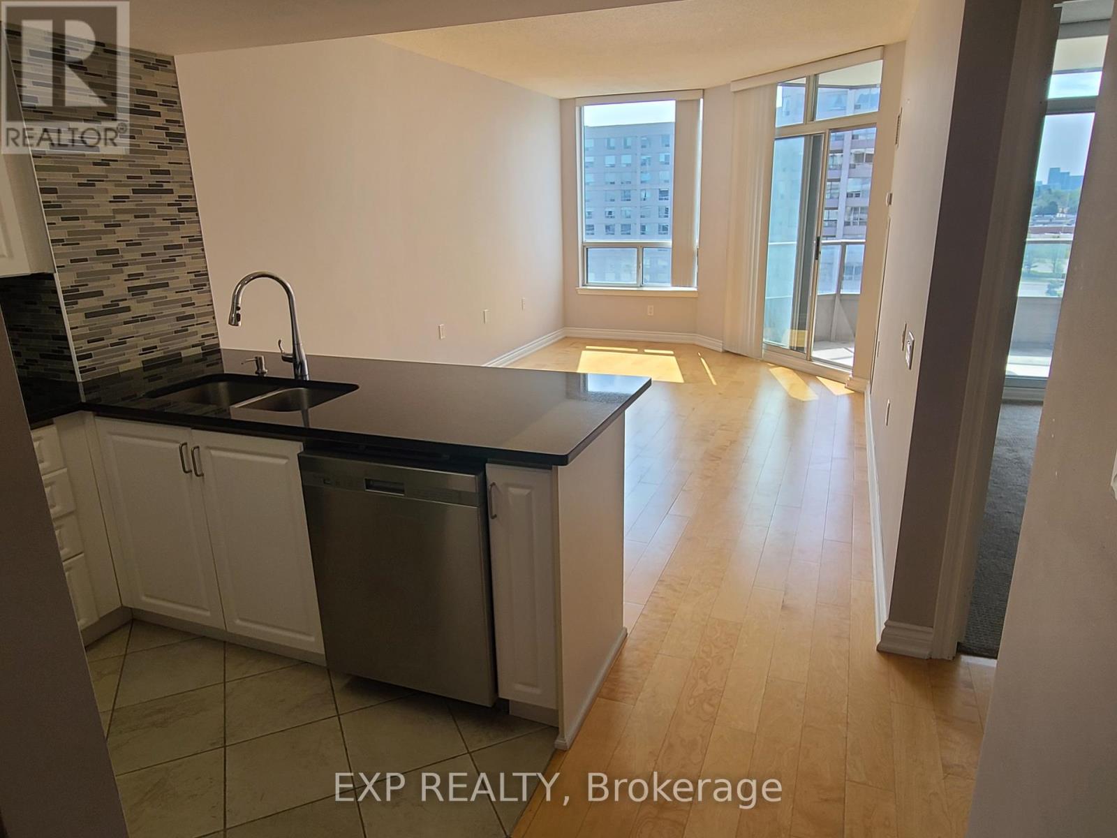 Lph 102 - 9017 Leslie Street, Richmond Hill, Ontario  L4B 4R8 - Photo 1 - N12190991