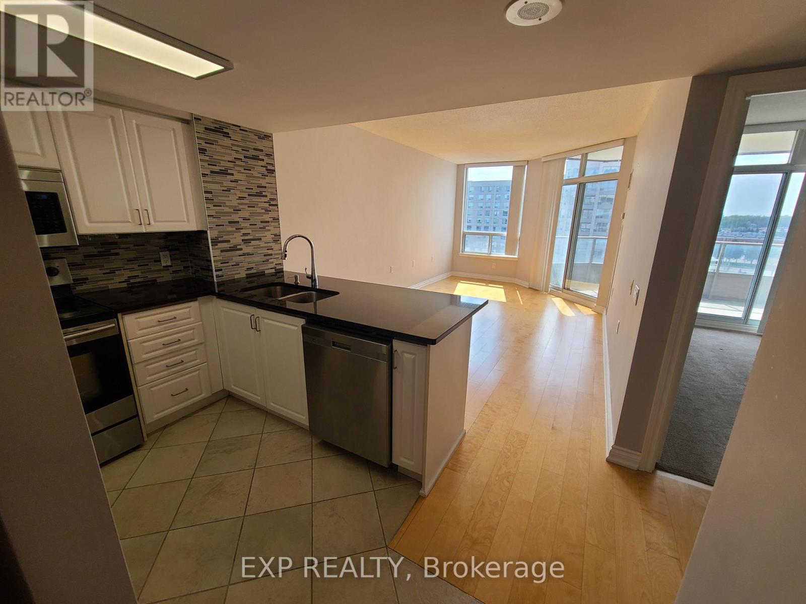 Lph 102 - 9017 Leslie Street, Richmond Hill, Ontario  L4B 4R8 - Photo 2 - N12190991