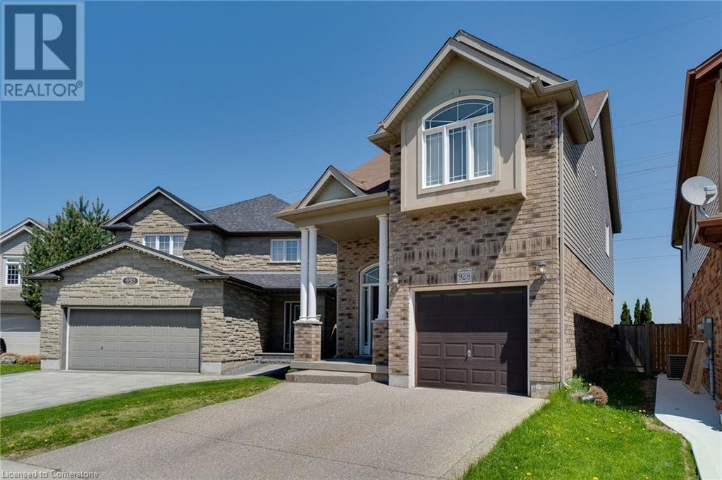 Property at 928 DUNBLANE Court image 3