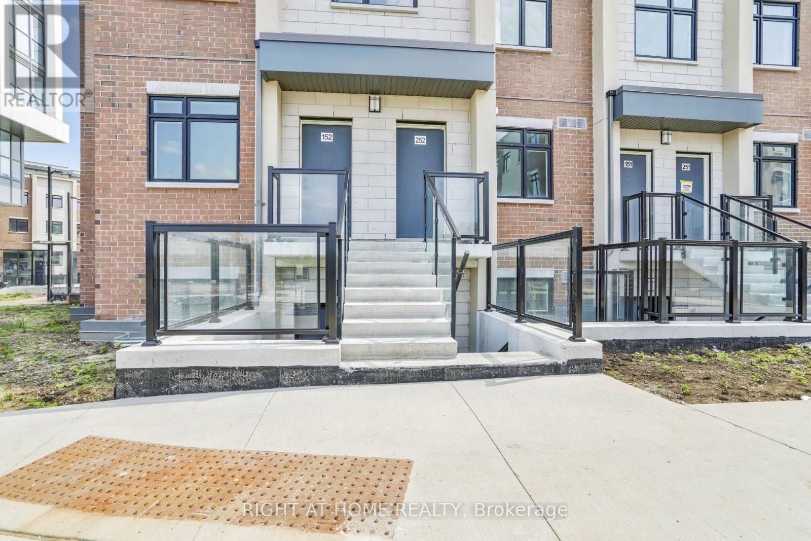 152 - 1075 DOUGLAS MCCURDY COMM ROAD, Mississauga, Ontario