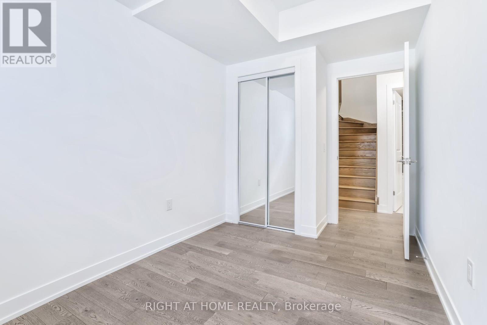 152 - 1075 Douglas Mccurdy Comm Road, Mississauga, Ontario  L5G 0C6 - Photo 18 - W12190992