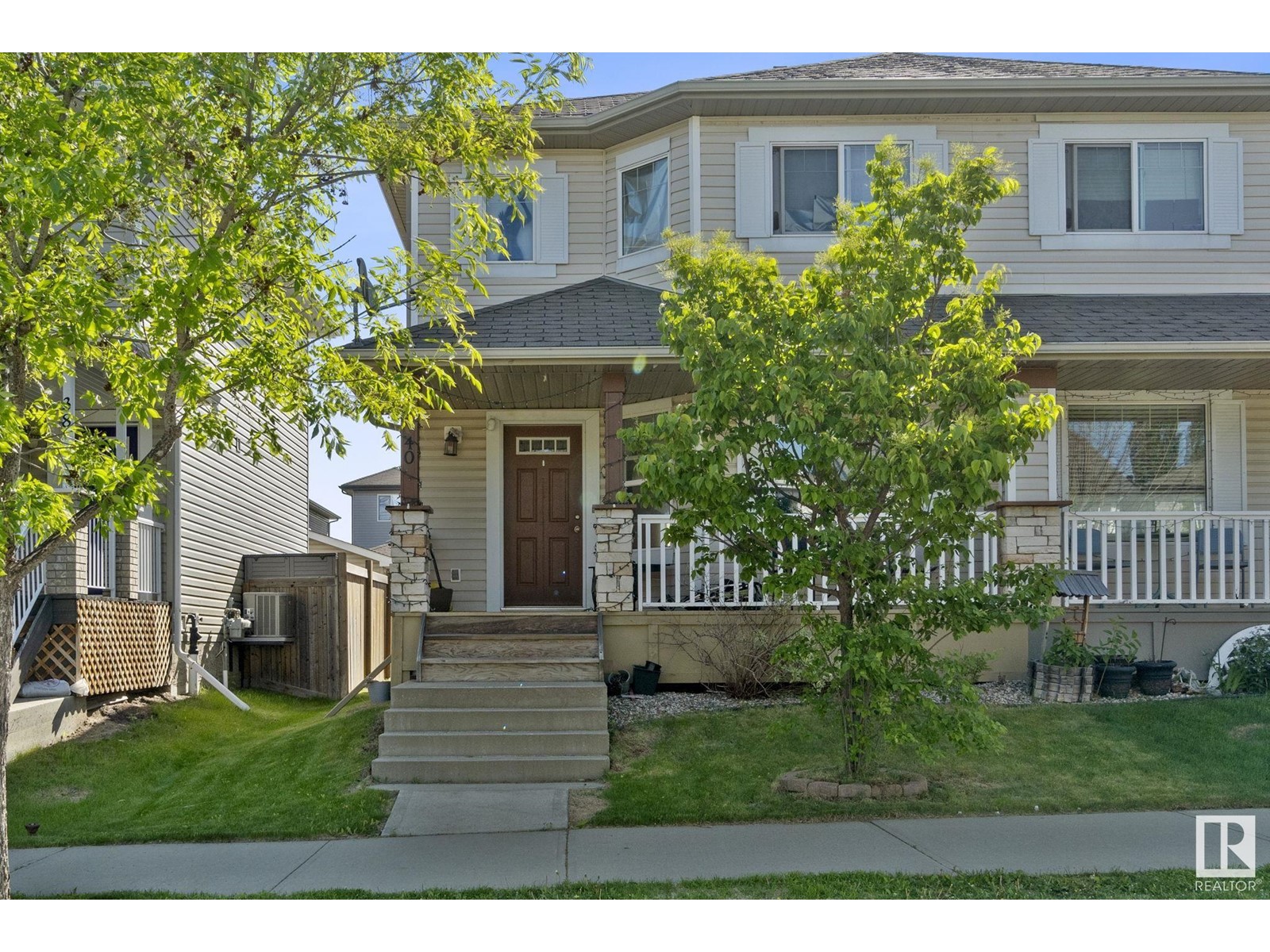 Property at 40 VIVIAN WY image 1