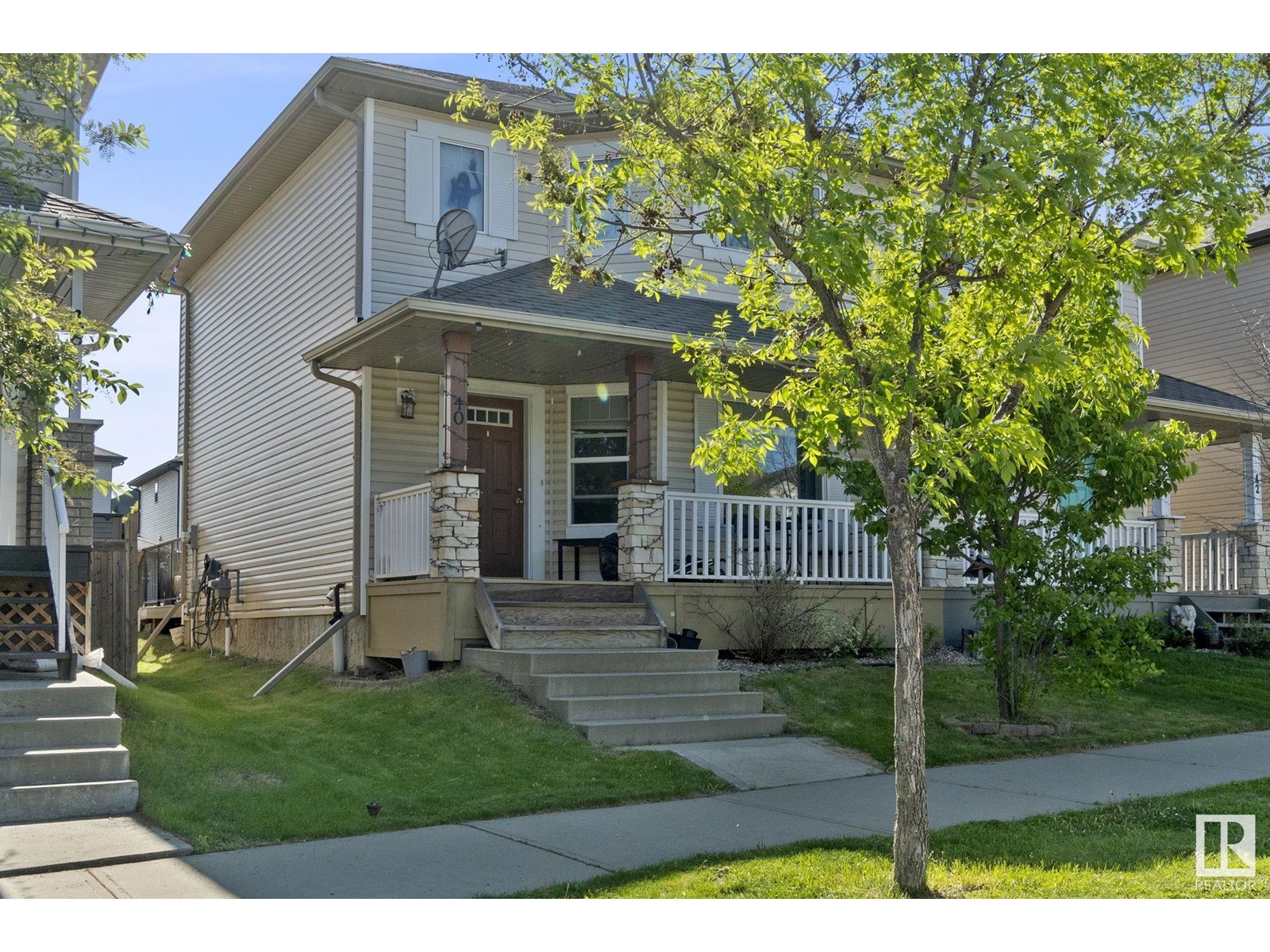 Property at 40 VIVIAN WY image 3