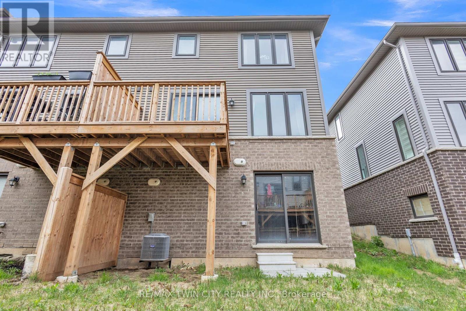 26 Birmingham Drive, Cambridge, Ontario  N1S 0C7 - Photo 4 - X12190969