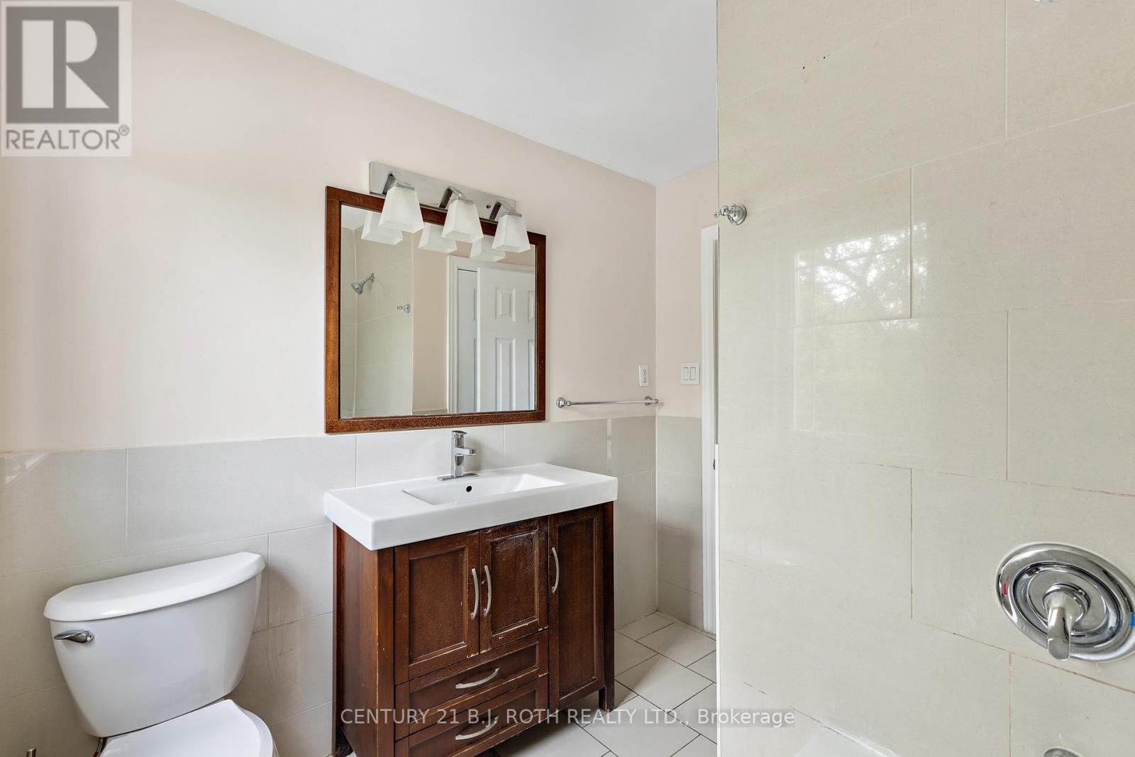 1004 Victoria Park Avenue, Toronto, Ontario  M4B 2J6 - Photo 23 - E12186020