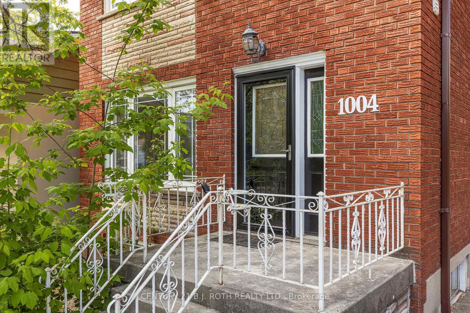 1004 Victoria Park Avenue, Toronto, Ontario  M4B 2J6 - Photo 3 - E12186020