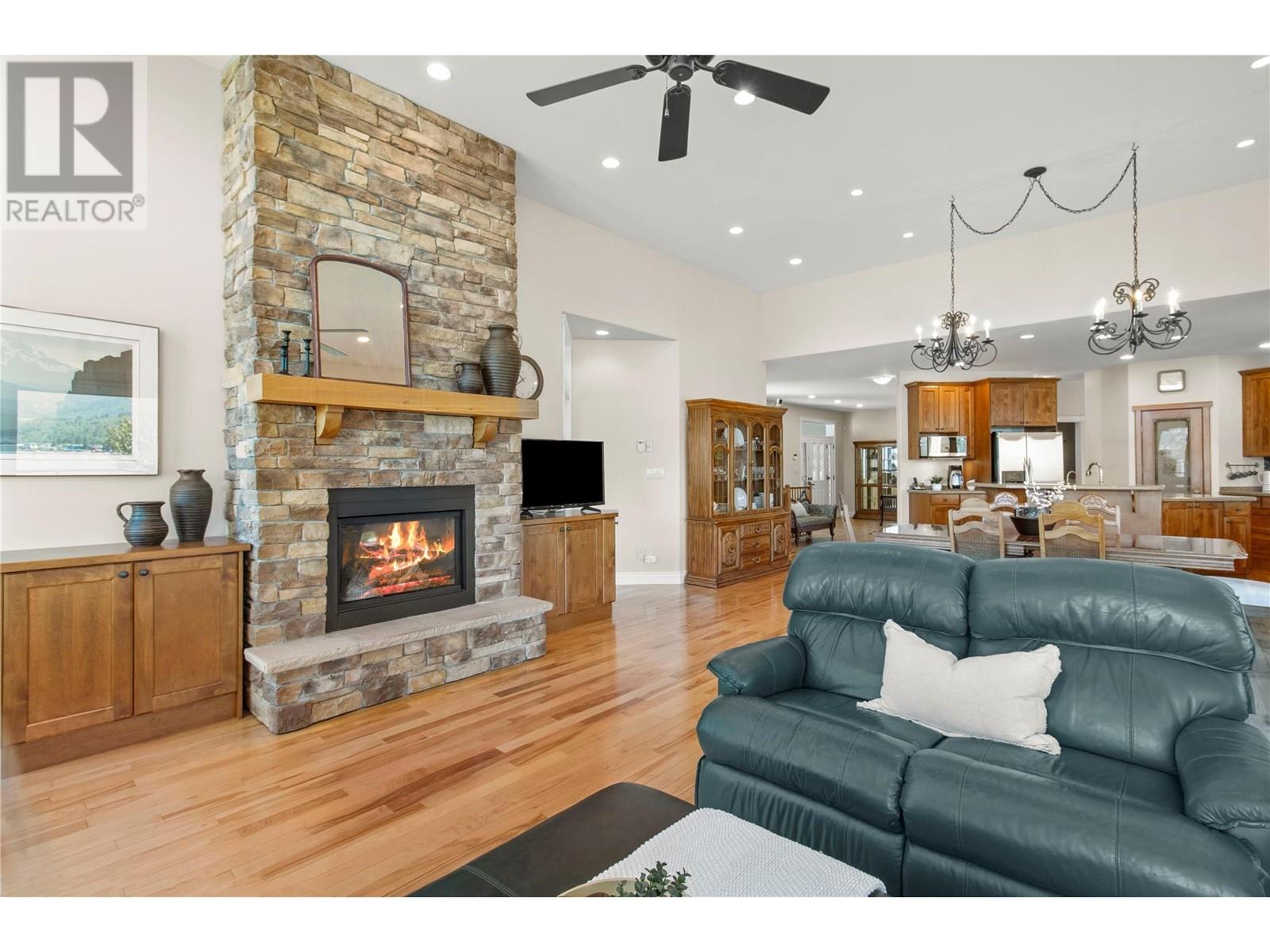3011 Durham Road, Blind Bay, BC V0E2W2