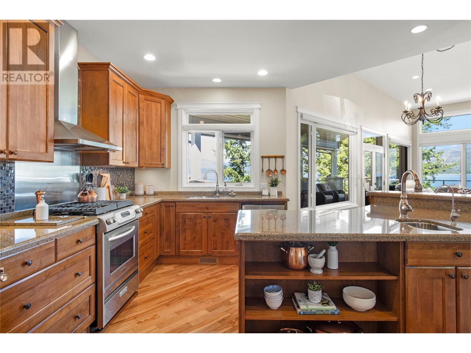 3011 Durham Road, Blind Bay, BC V0E2W2
