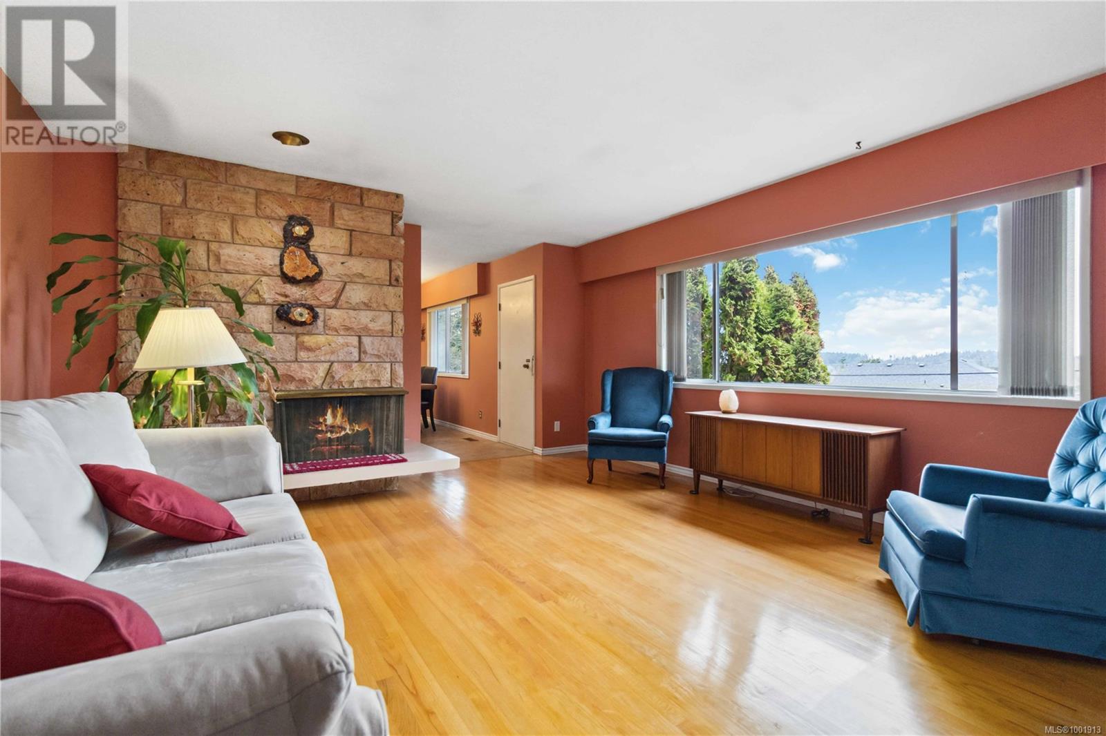 Property at 7194 Veyaness Rd image 3