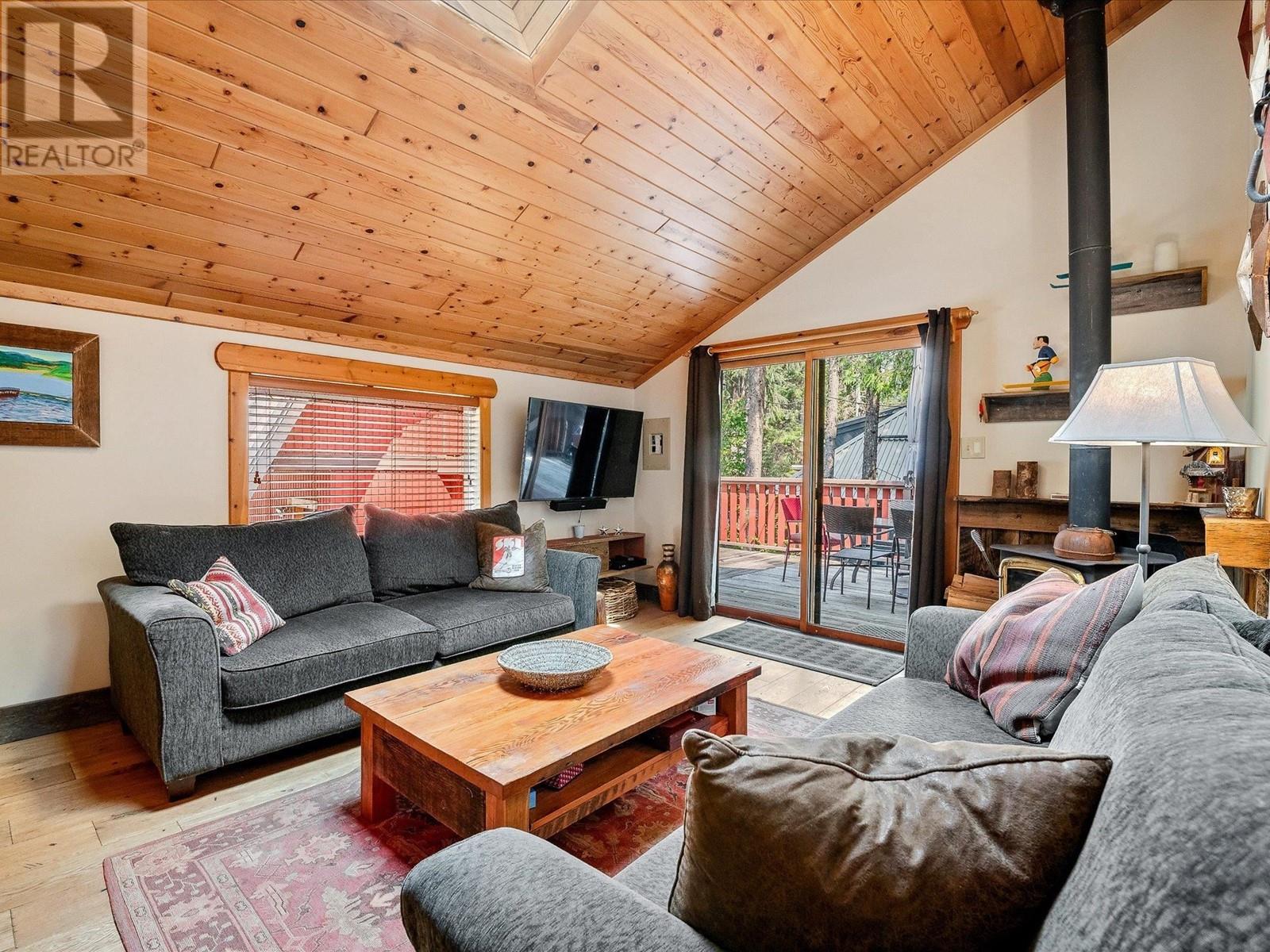 6554 Balsam Way, Whistler, British Columbia  V8E 0C5 - Photo 7 - R3010085