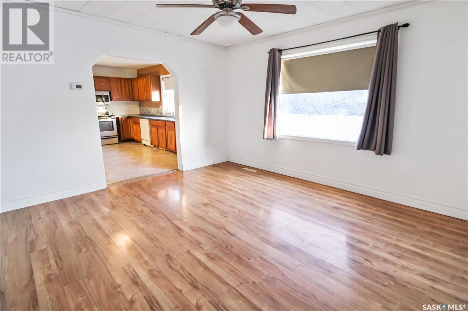 365 3rd Avenue Ne, Swift Current, Saskatchewan  S9H 2G8 - Photo 3 - SK008077