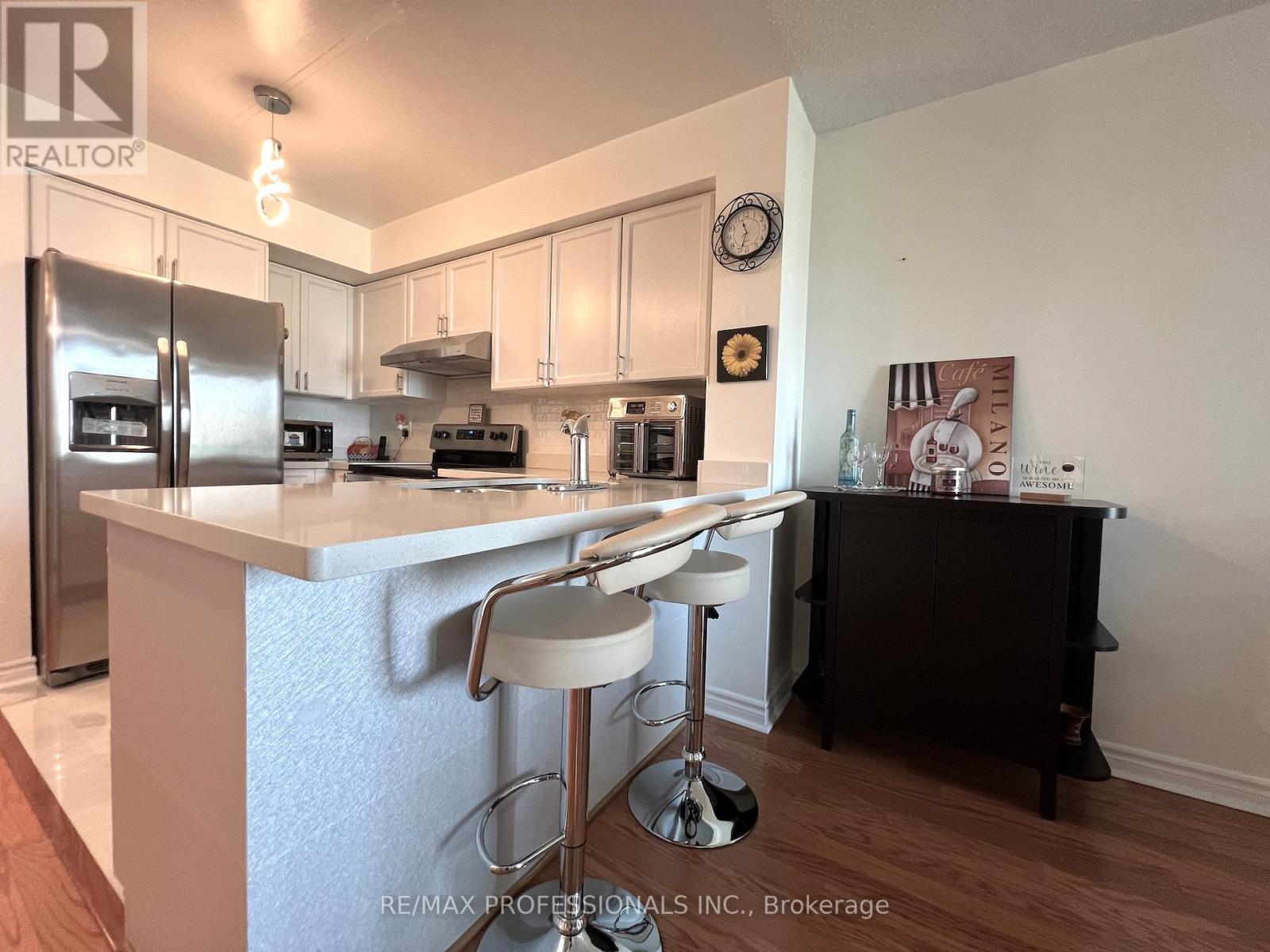 708 - 33 Elm Drive W, Mississauga, Ontario  L5B 4M2 - Photo 12 - W12190993
