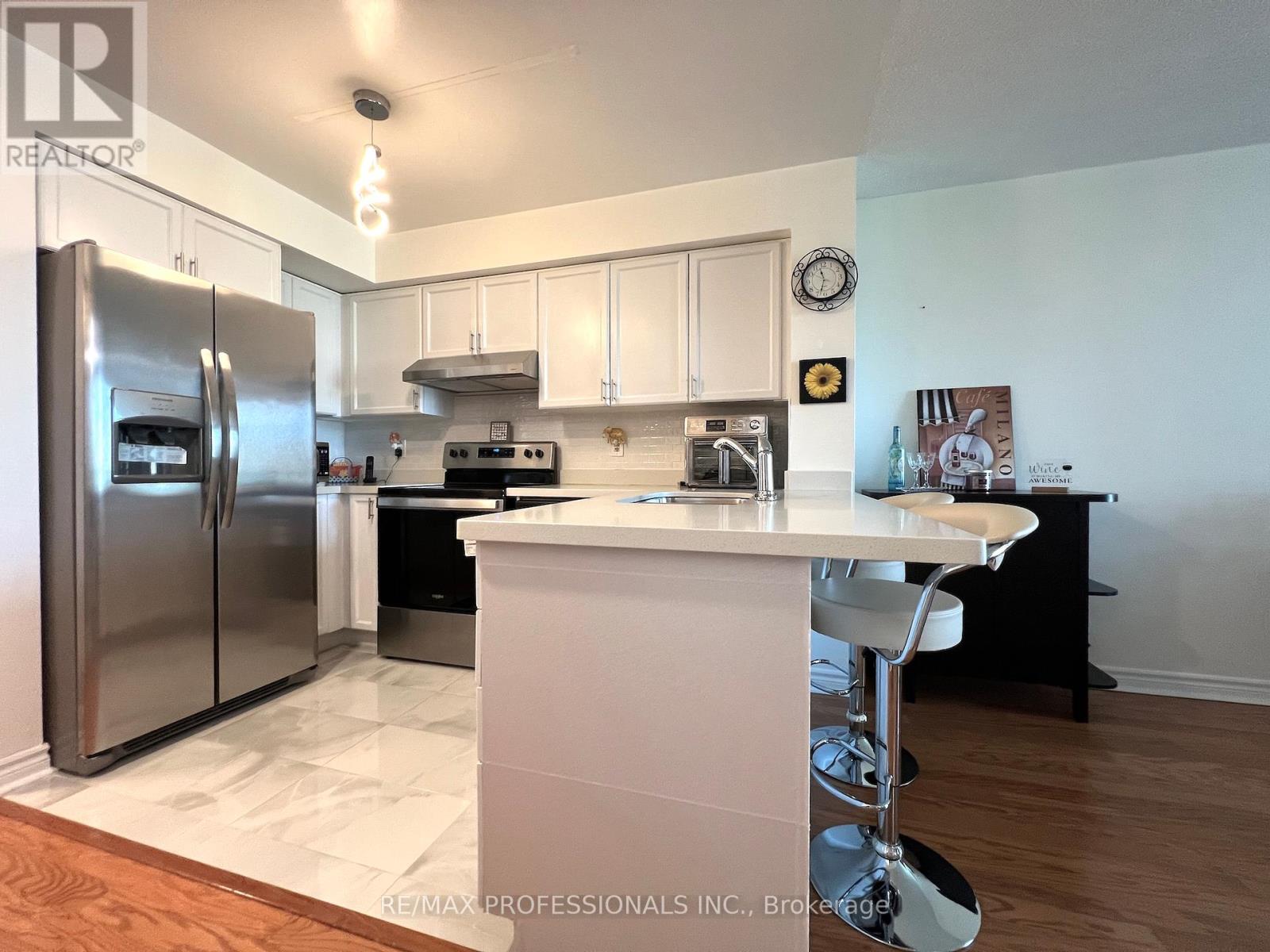 708 - 33 Elm Drive W, Mississauga, Ontario  L5B 4M2 - Photo 13 - W12190993