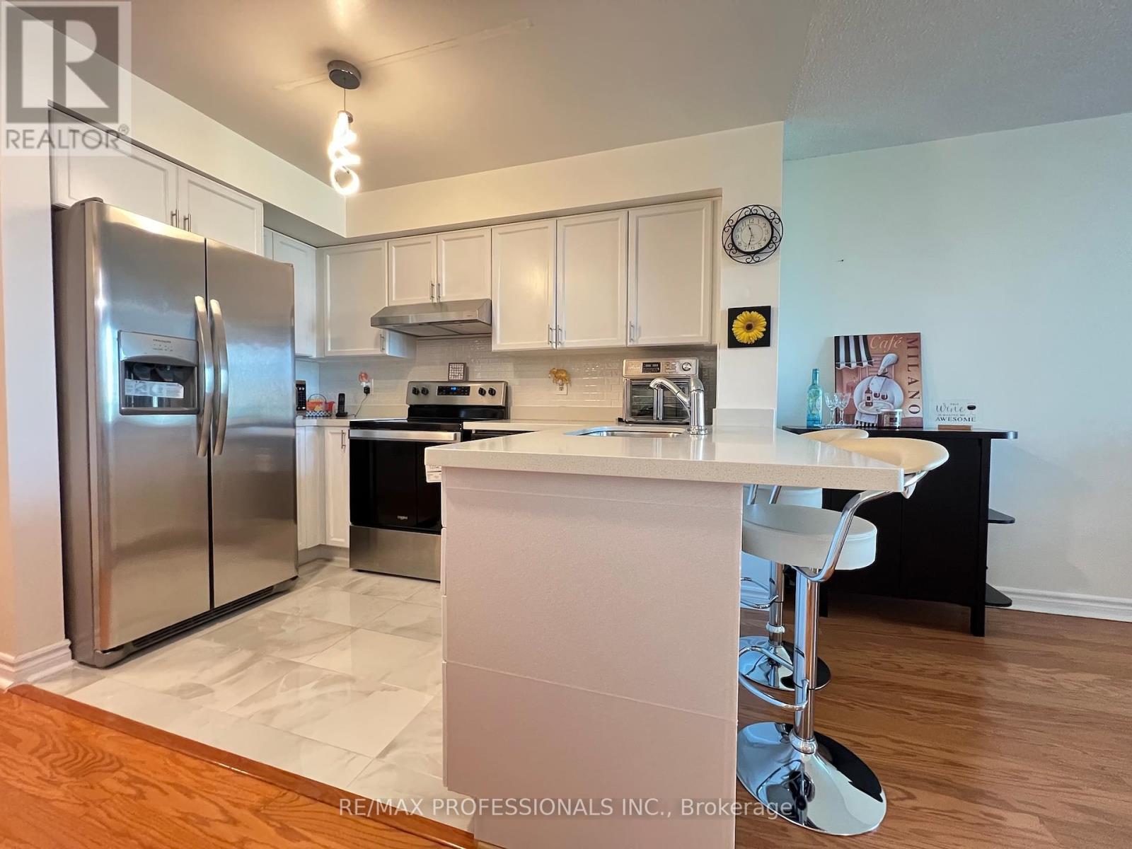 708 - 33 Elm Drive W, Mississauga, Ontario  L5B 4M2 - Photo 14 - W12190993
