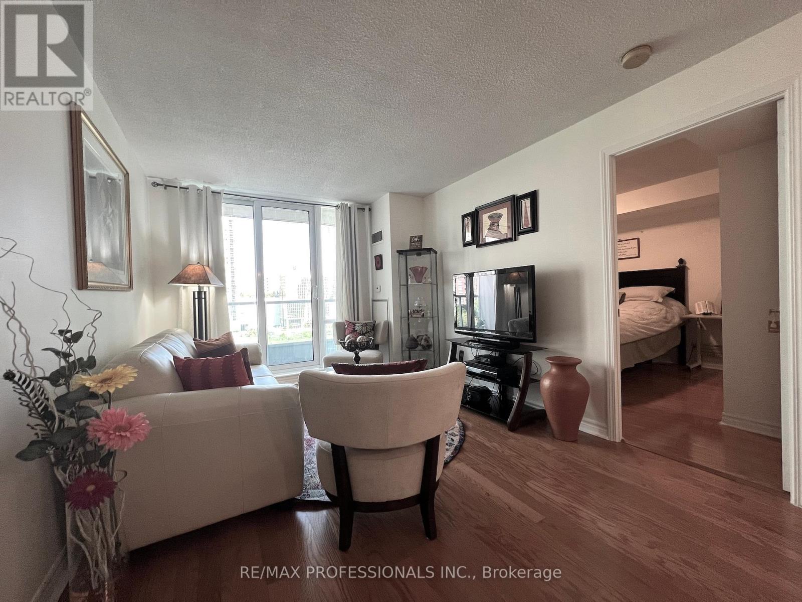 708 - 33 Elm Drive W, Mississauga, Ontario  L5B 4M2 - Photo 17 - W12190993