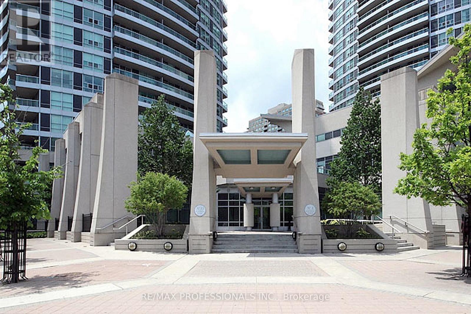 708 - 33 Elm Drive W, Mississauga, Ontario  L5B 4M2 - Photo 2 - W12190993