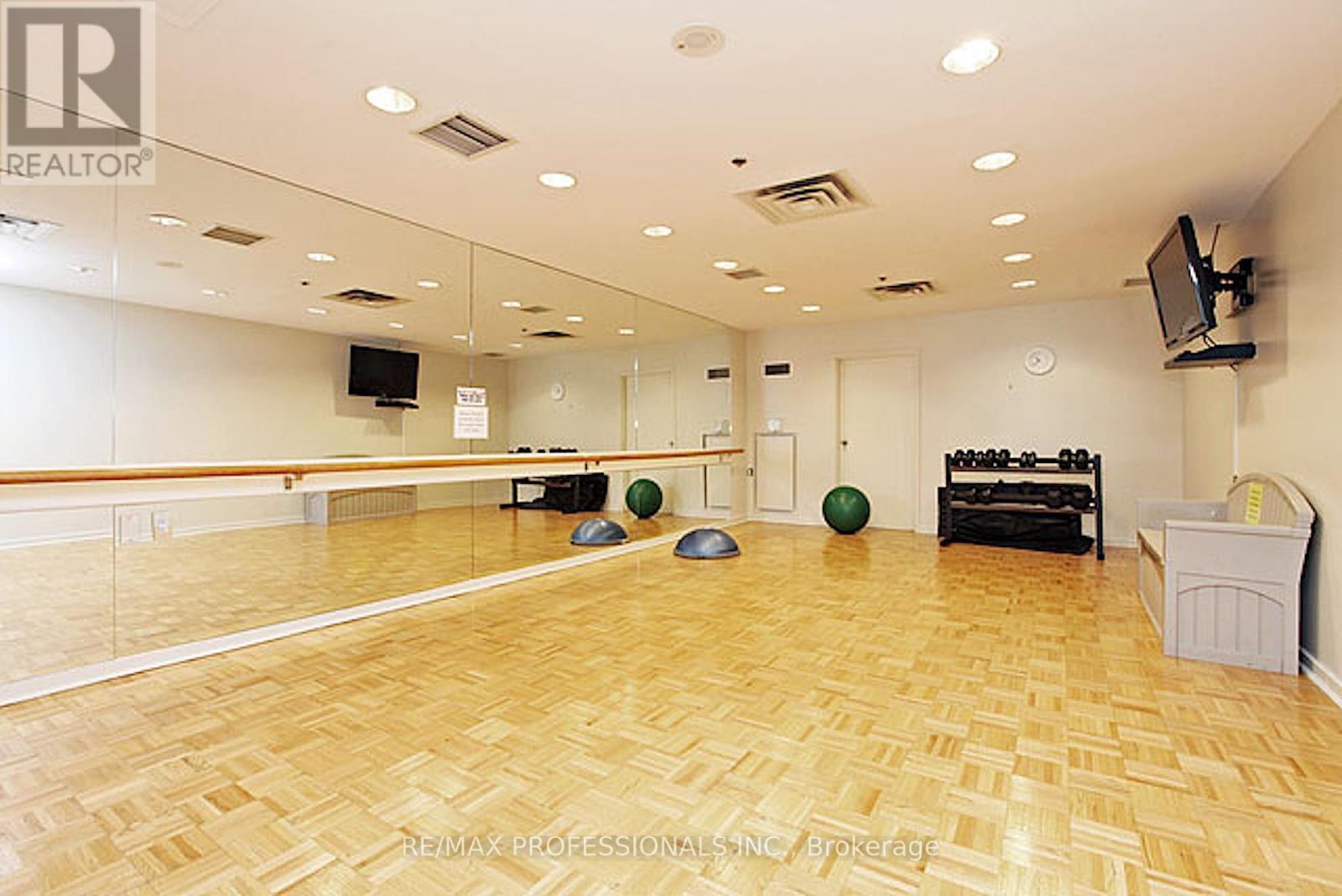 708 - 33 Elm Drive W, Mississauga, Ontario  L5B 4M2 - Photo 36 - W12190993