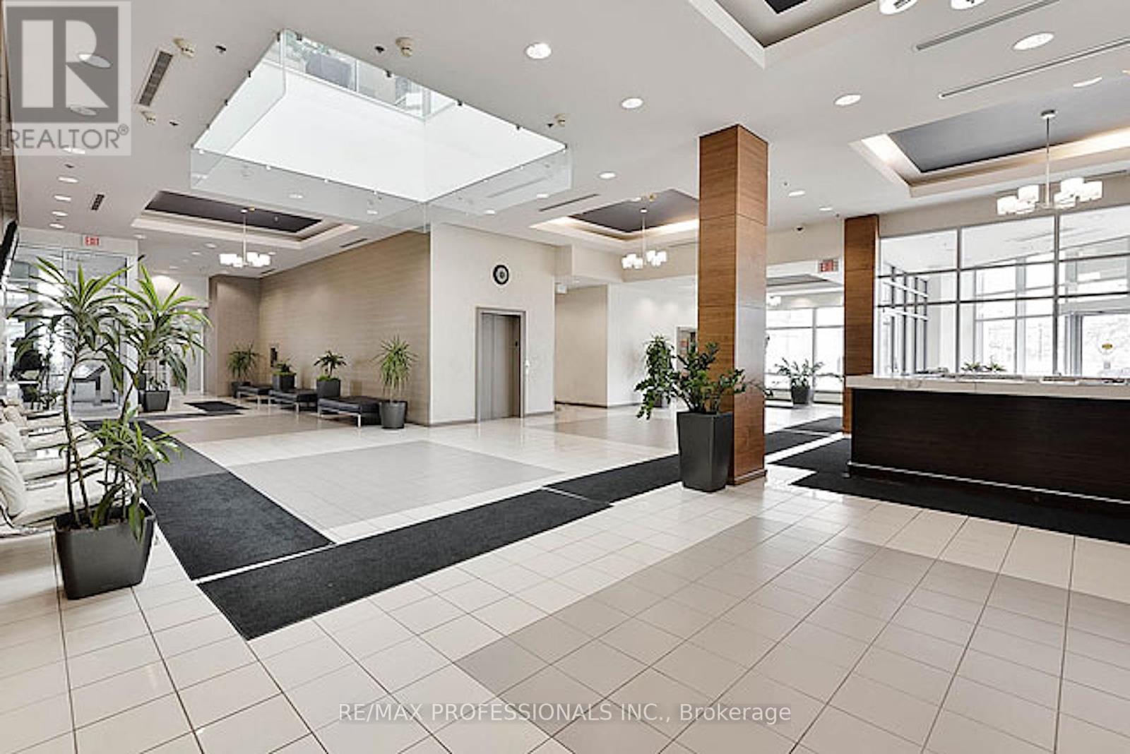 708 - 33 Elm Drive W, Mississauga, Ontario  L5B 4M2 - Photo 39 - W12190993